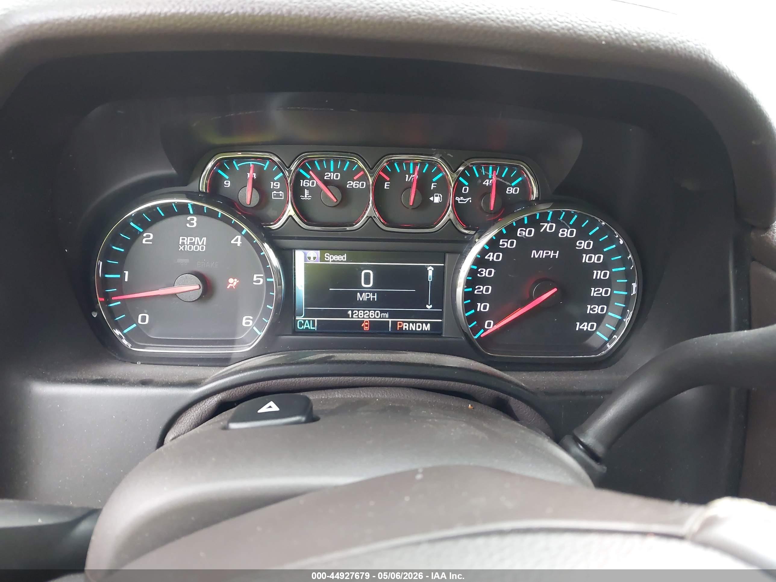 CHEVROLET SUBURBAN image 7