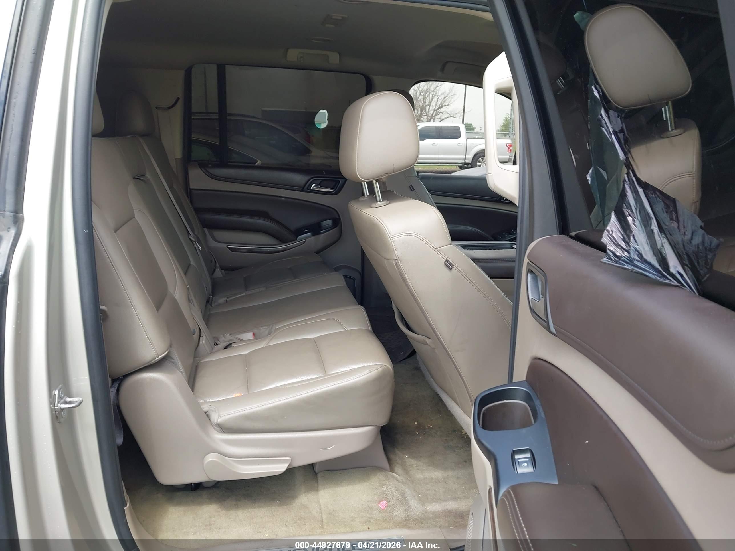 CHEVROLET SUBURBAN image 8