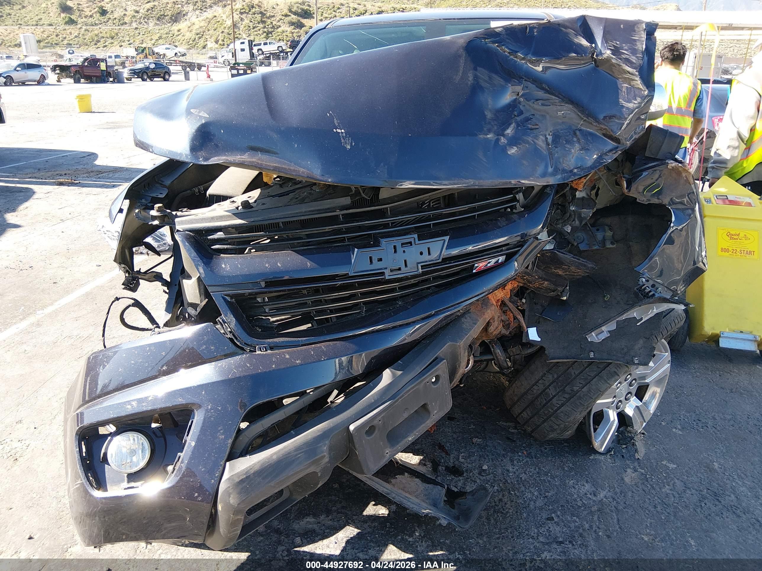 CHEVROLET COLORADO image 6