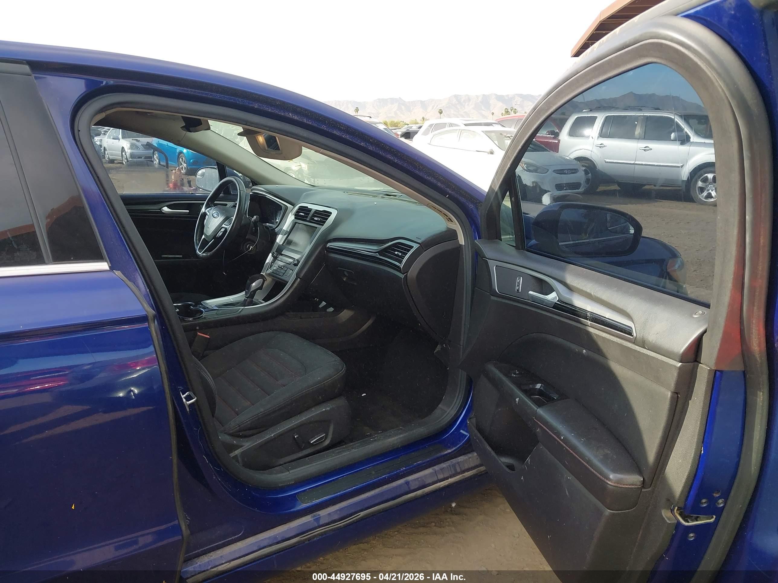 FORD FUSION image 5