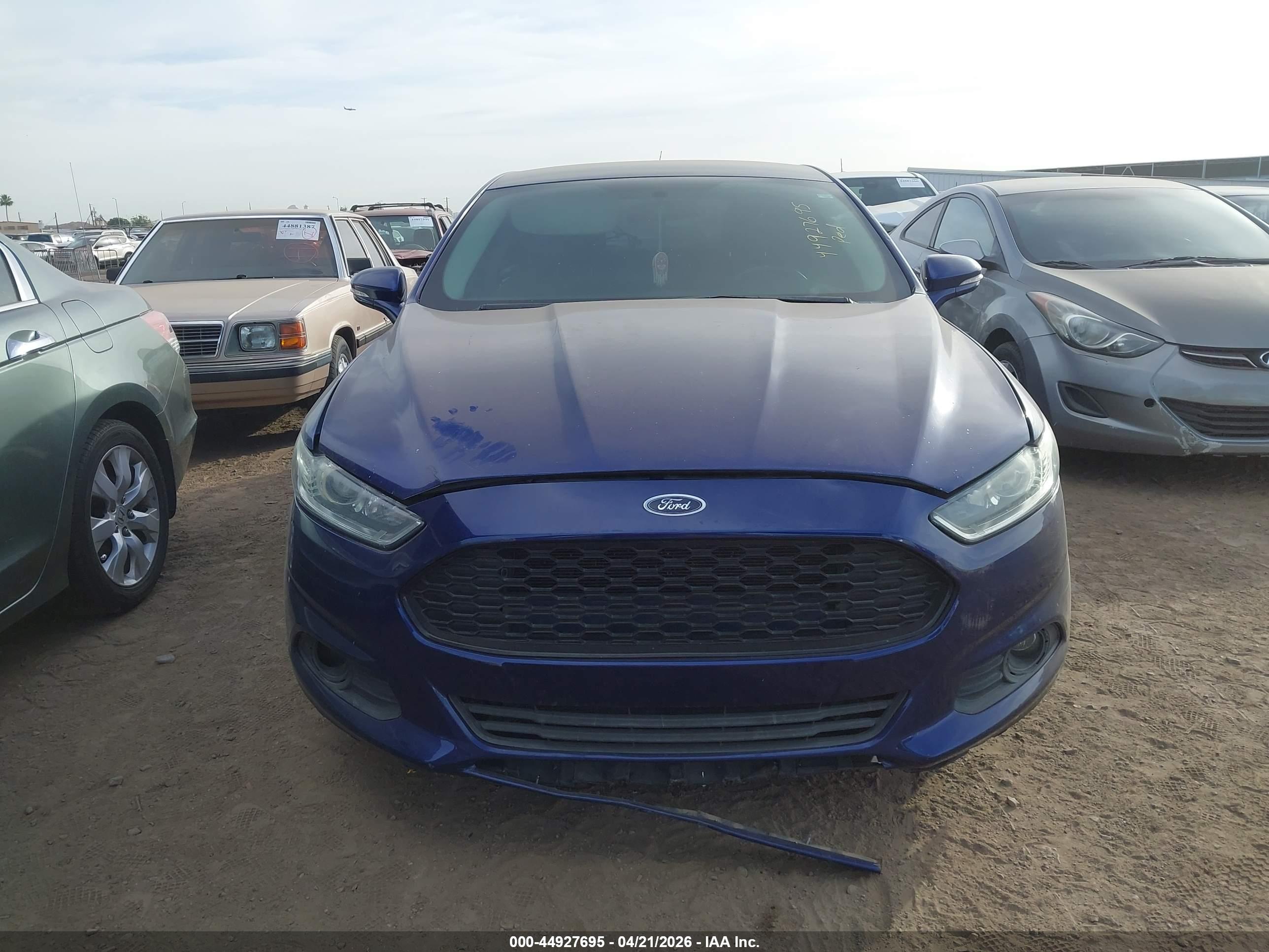 FORD FUSION image 6