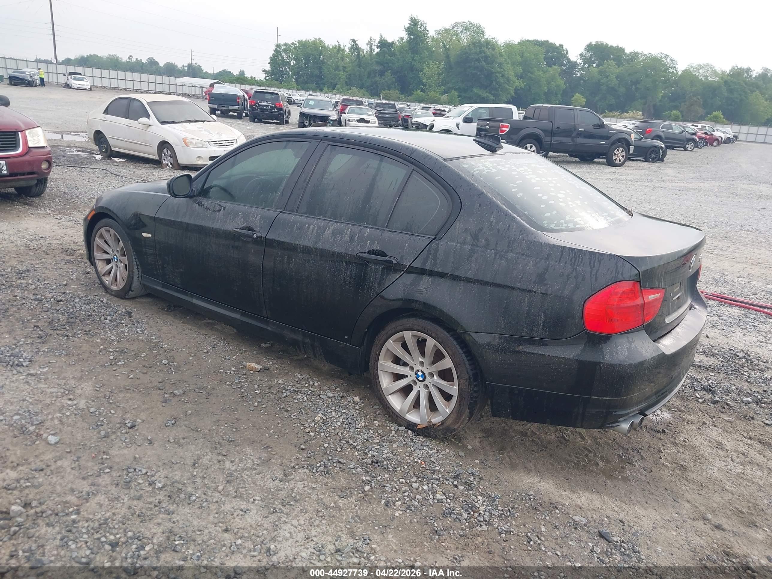 BMW 328I image 3