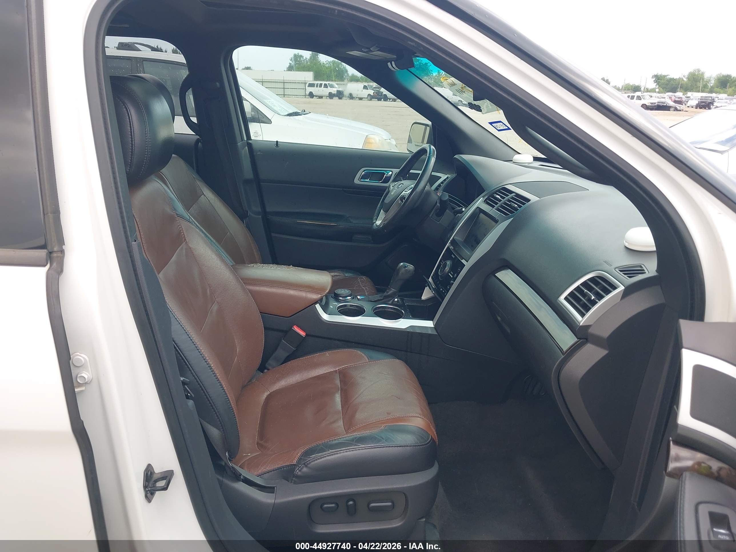 FORD EXPLORER image 5