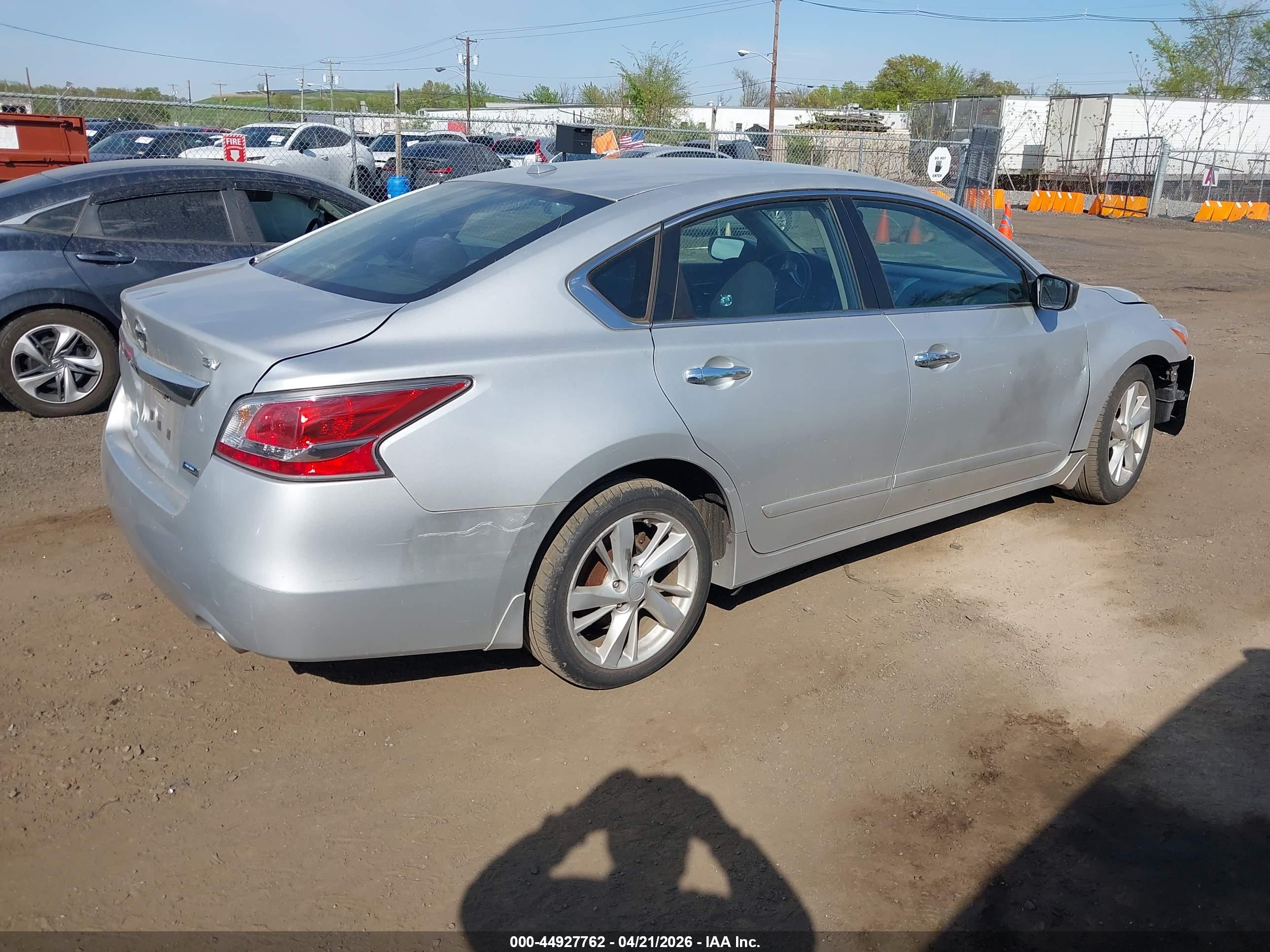 NISSAN ALTIMA image 4