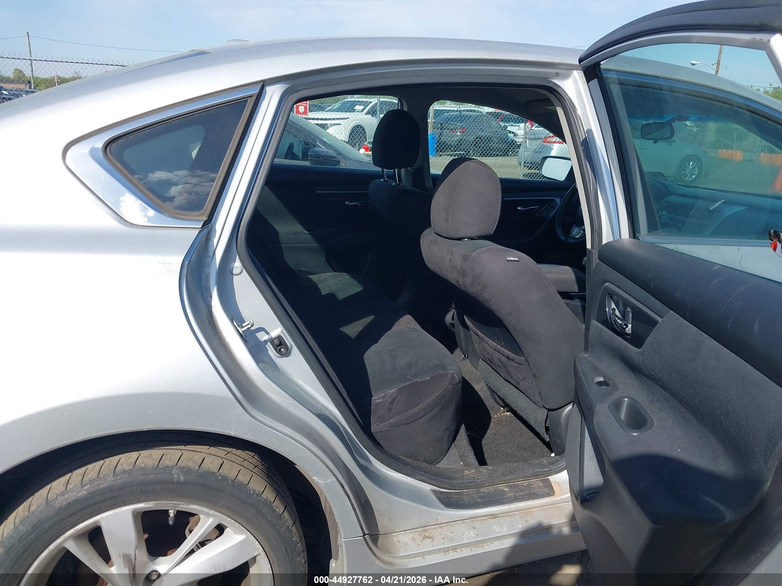 NISSAN ALTIMA image 8