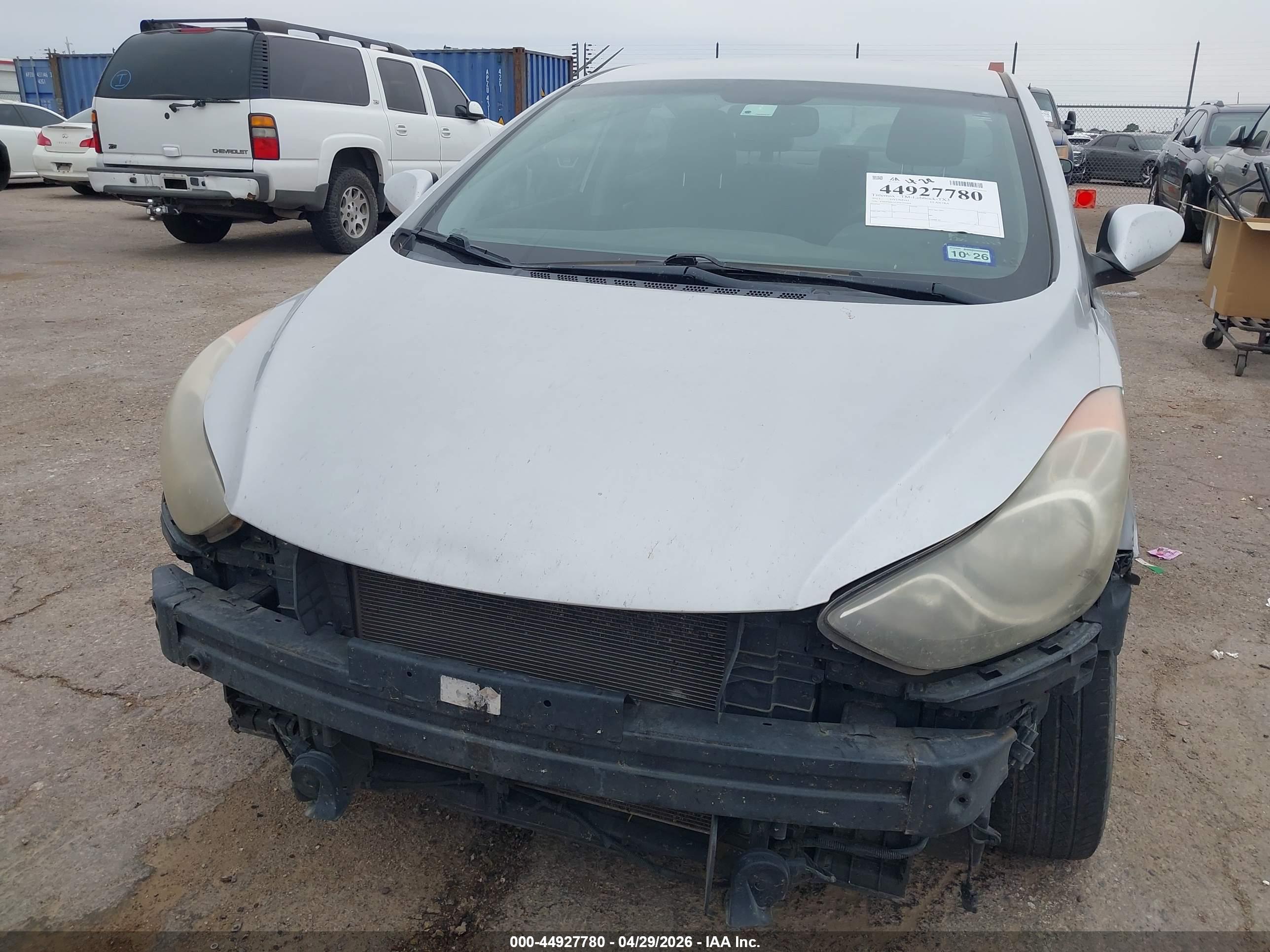 HYUNDAI ELANTRA image 6