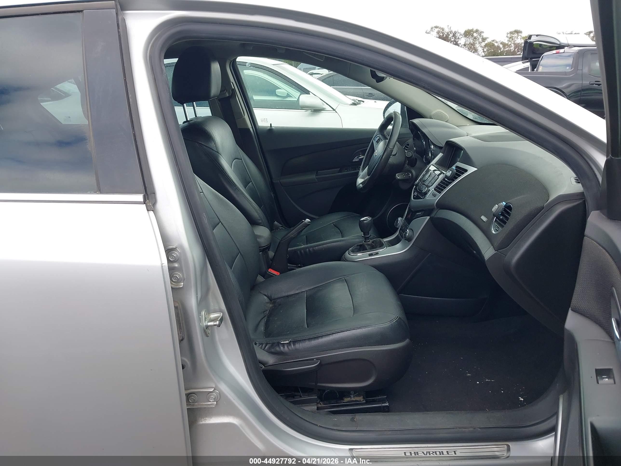 CHEVROLET CRUZE image 5