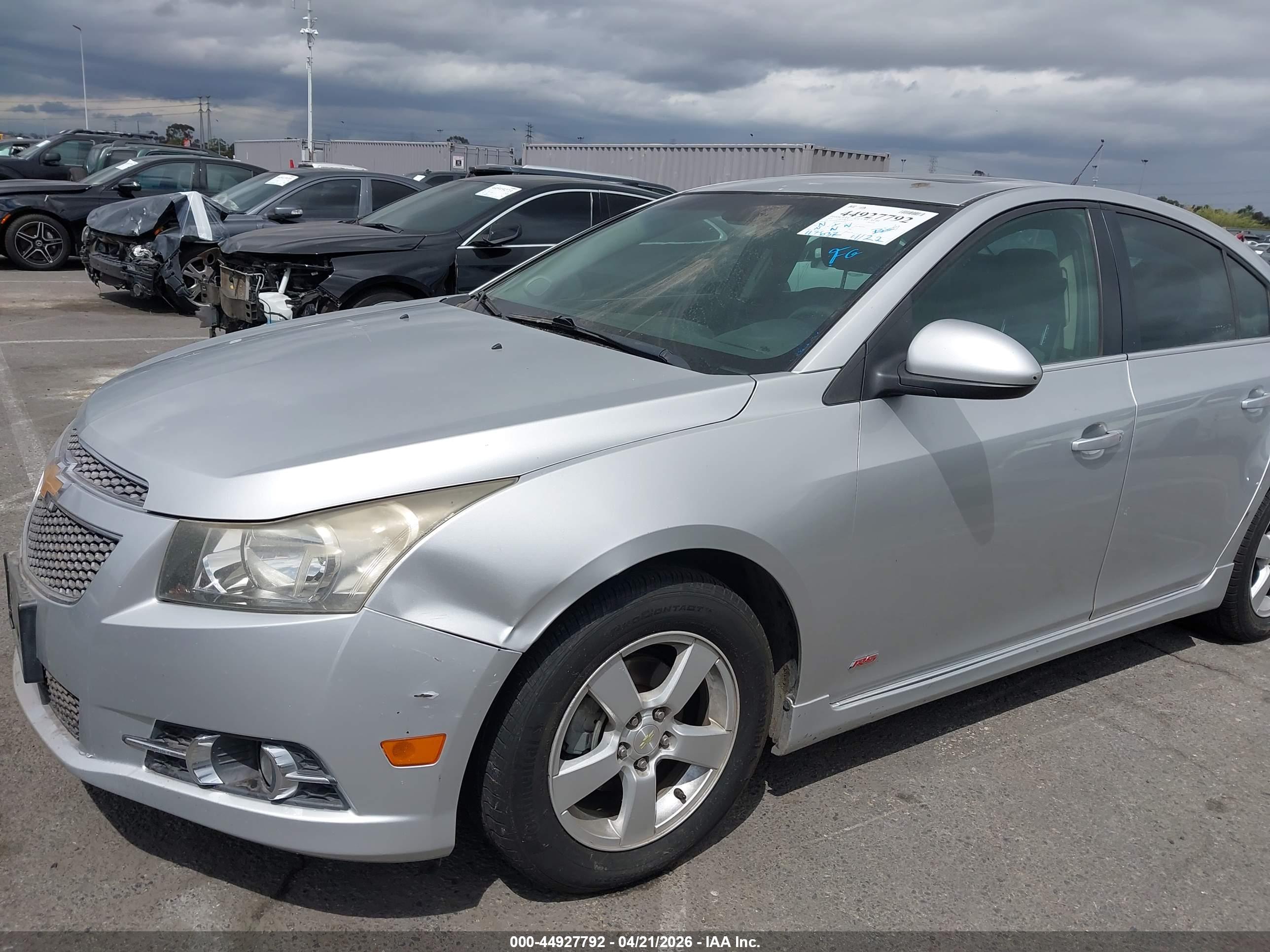 CHEVROLET CRUZE image 6
