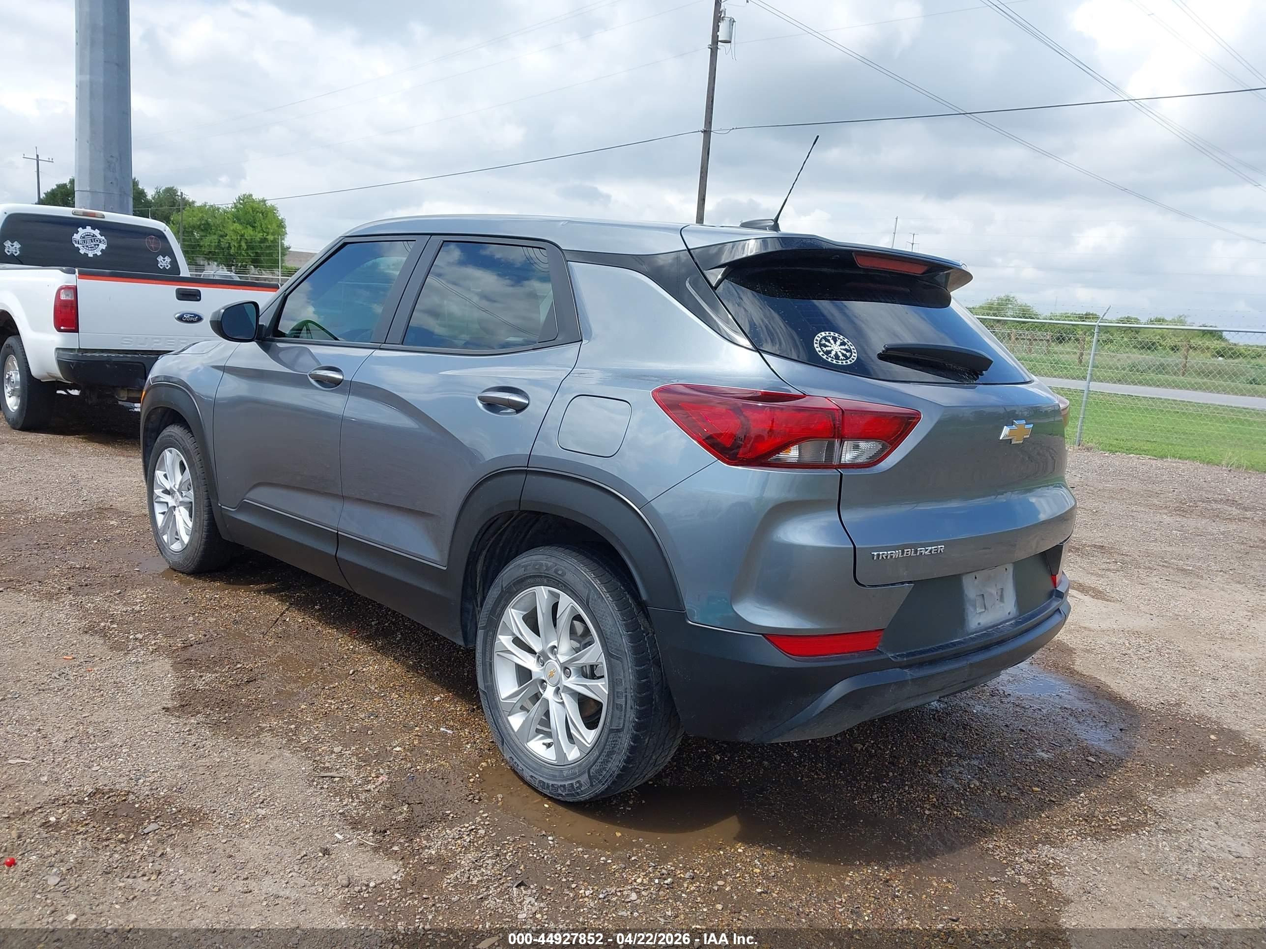 CHEVROLET TRAILBLAZER image 3
