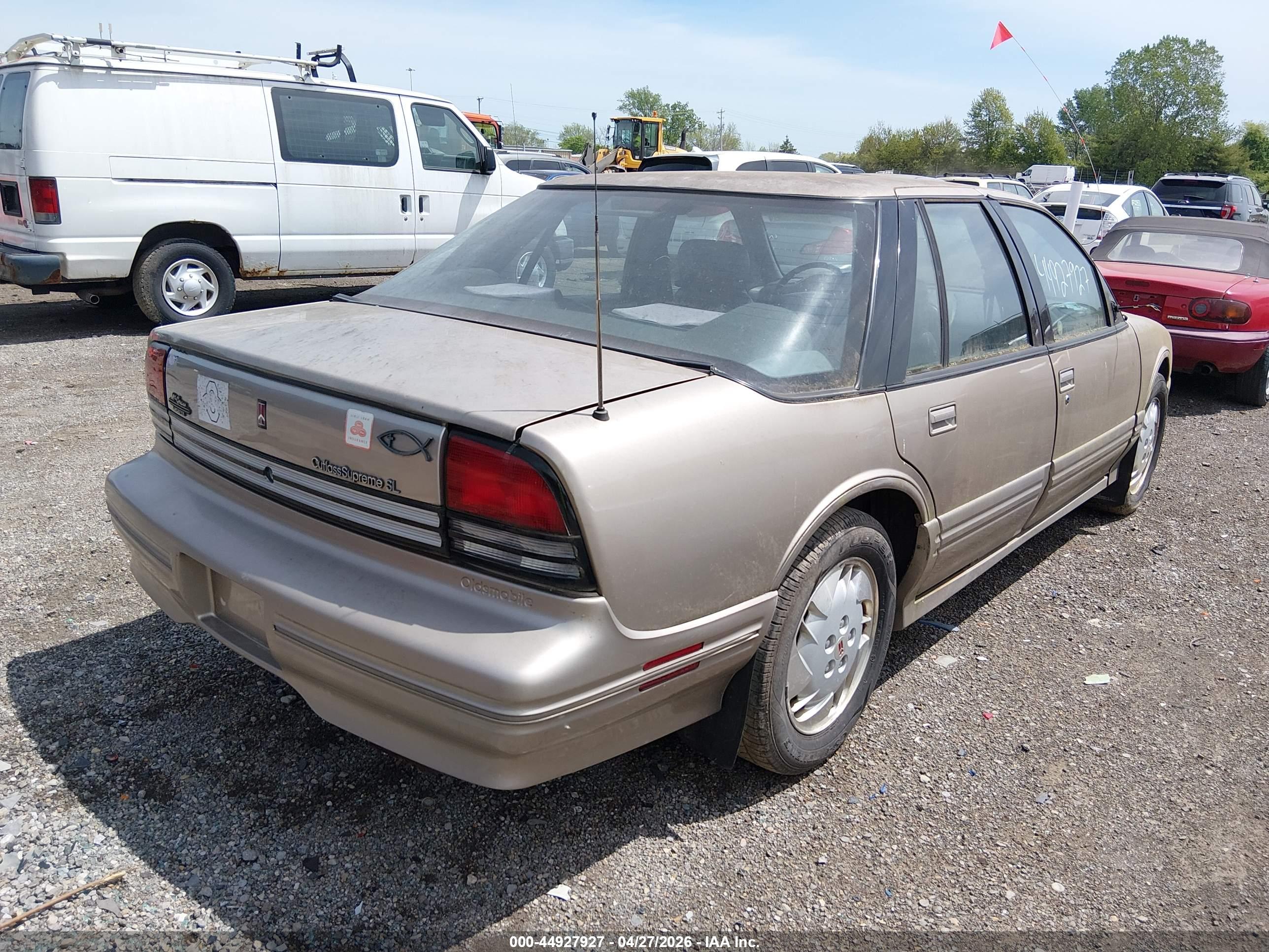 OLDSMOBILE CUTLASS image 4
