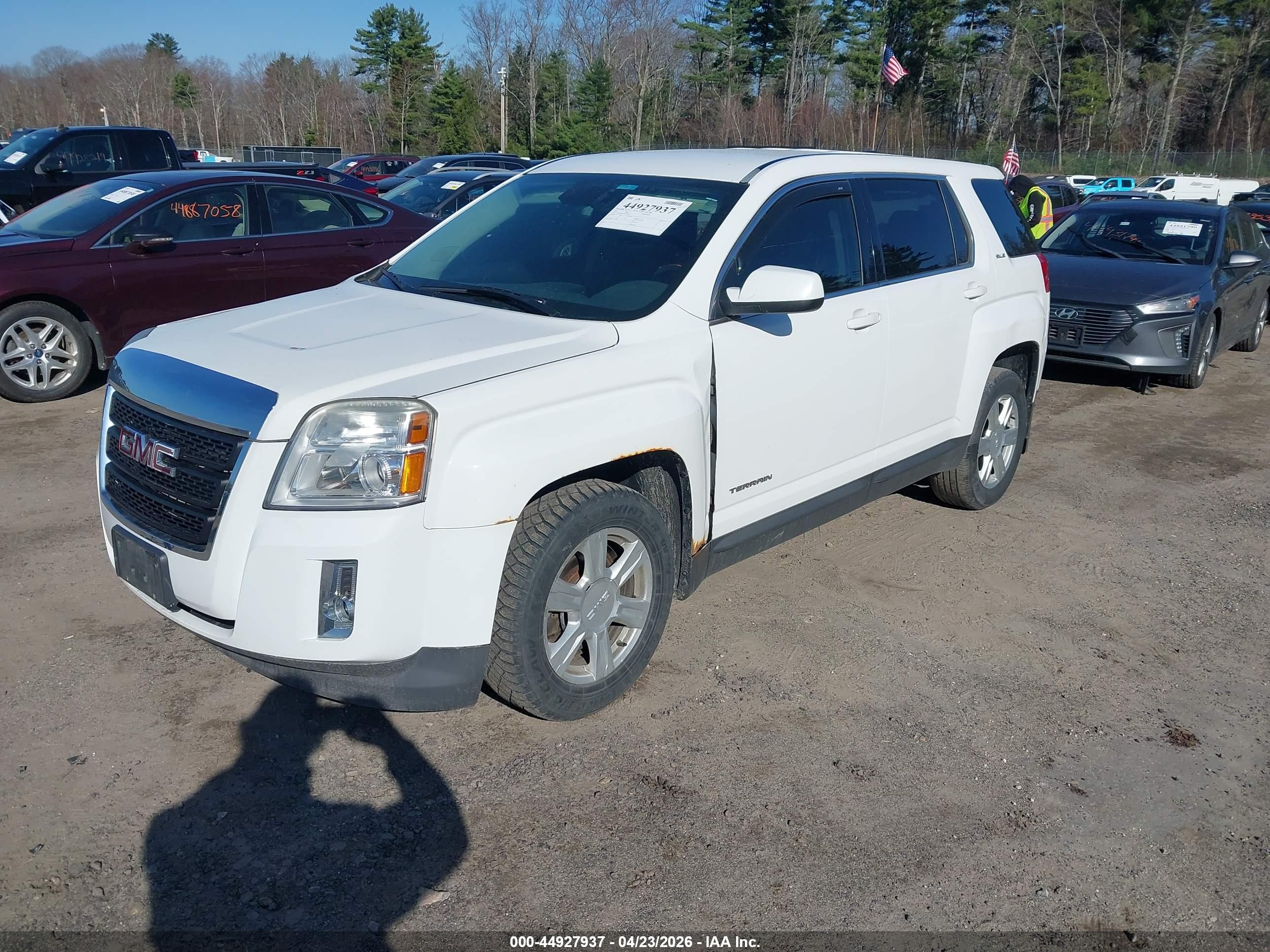 GMC TERRAIN image 2