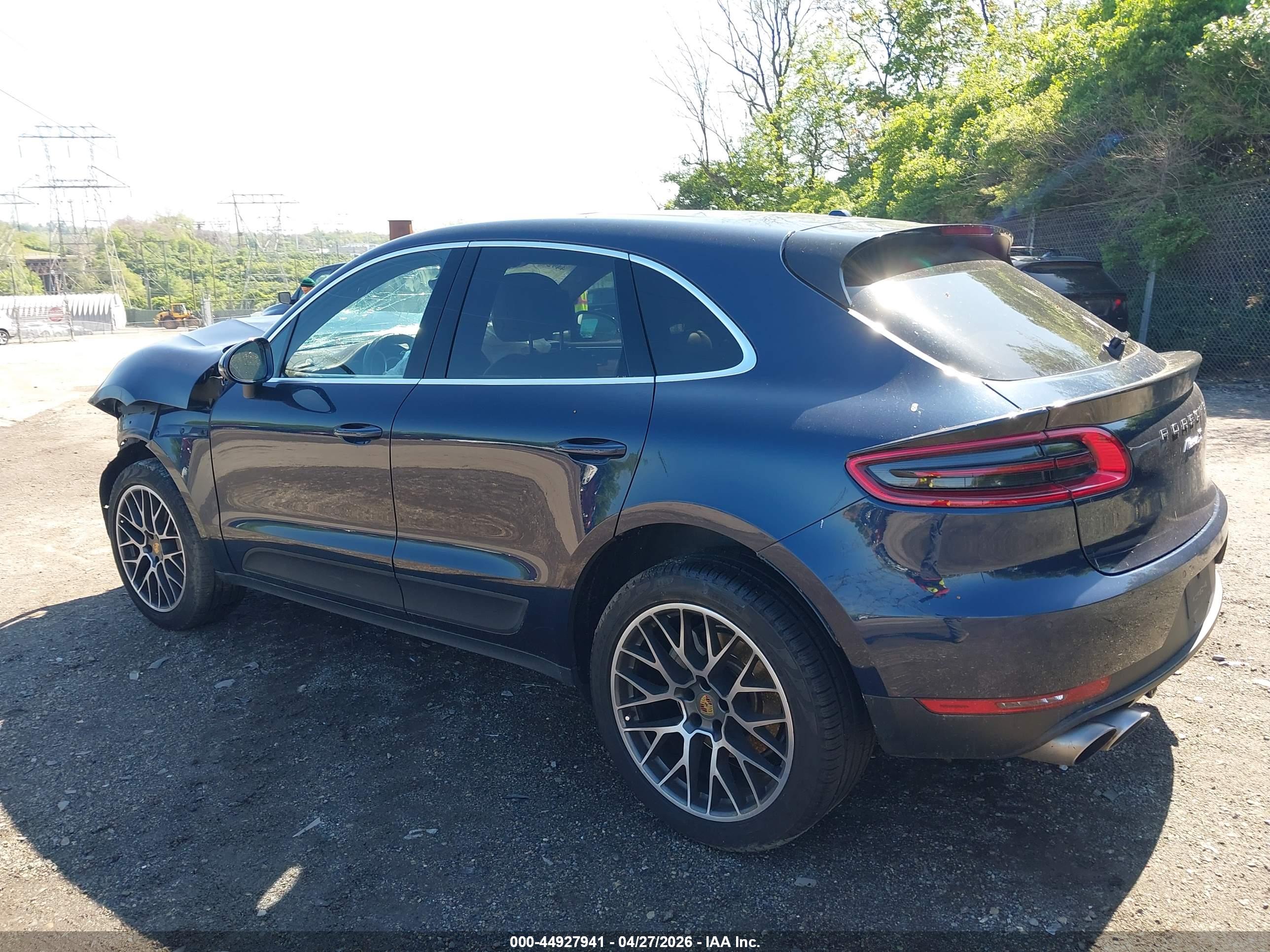 PORSCHE MACAN image 3