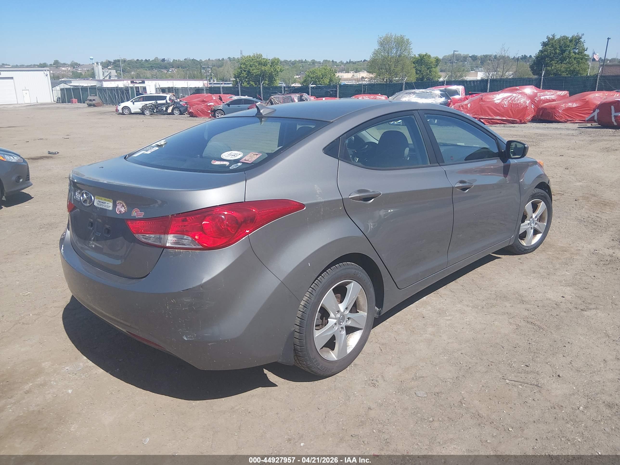 HYUNDAI ELANTRA image 4