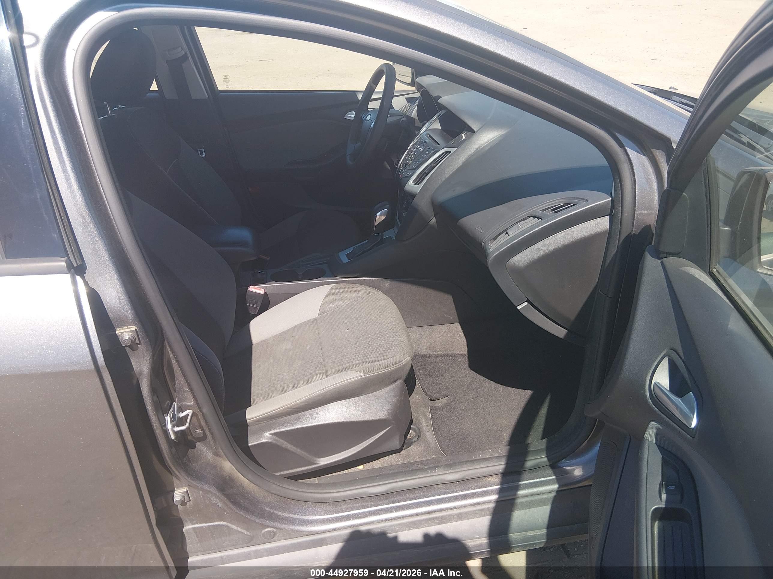 FORD FOCUS image 5