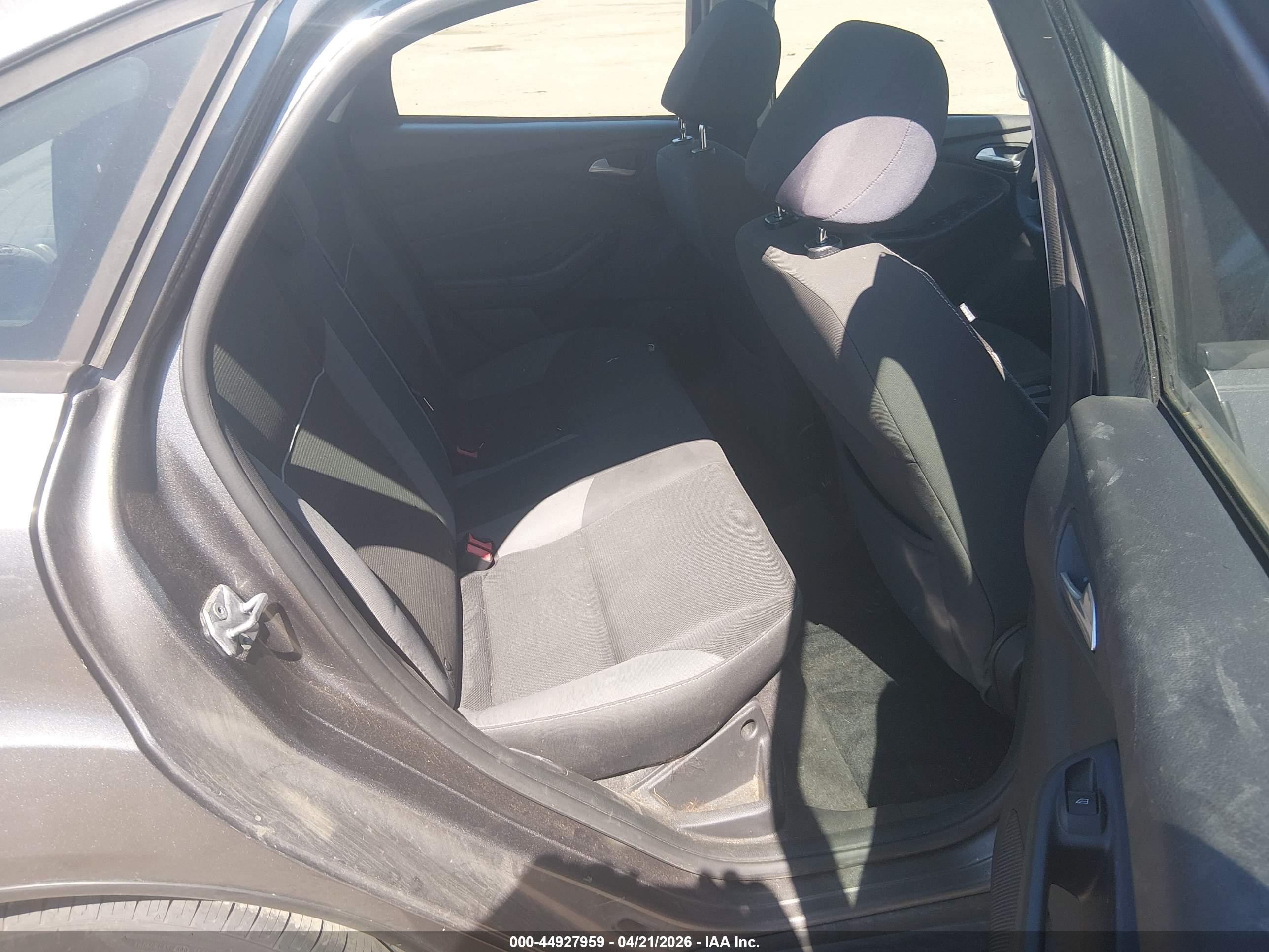 FORD FOCUS image 8