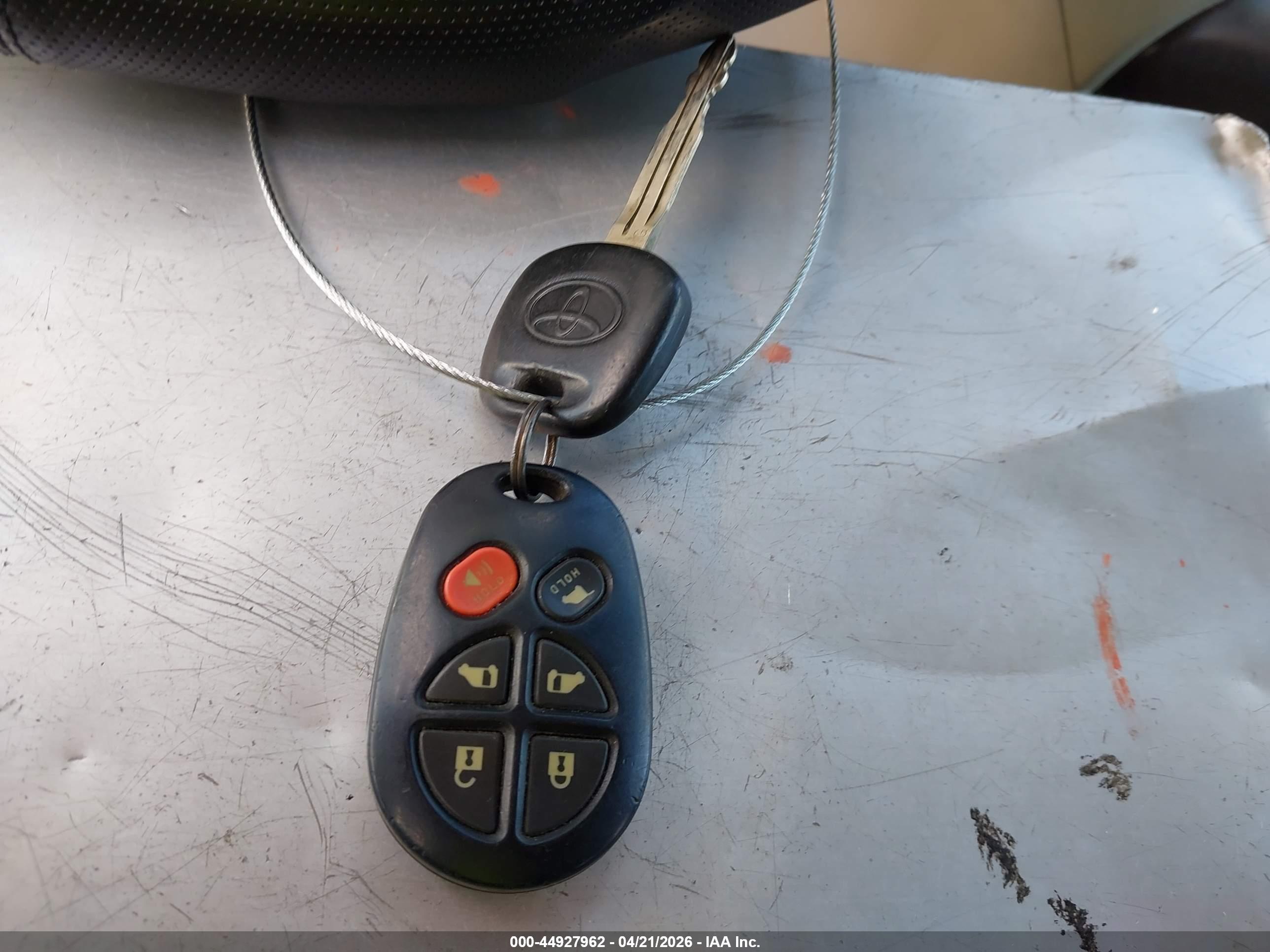 TOYOTA SIENNA image 11