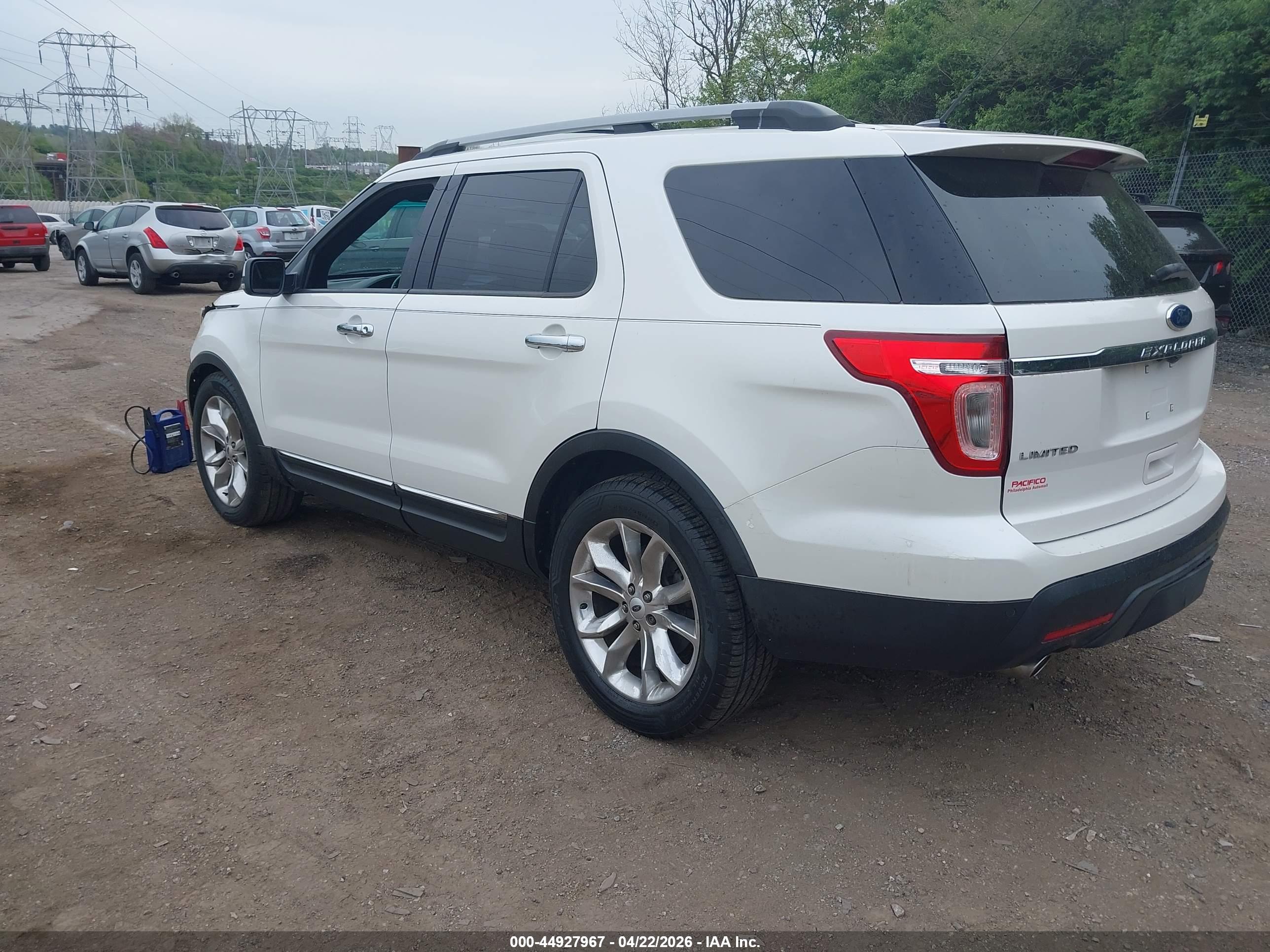 FORD EXPLORER image 3