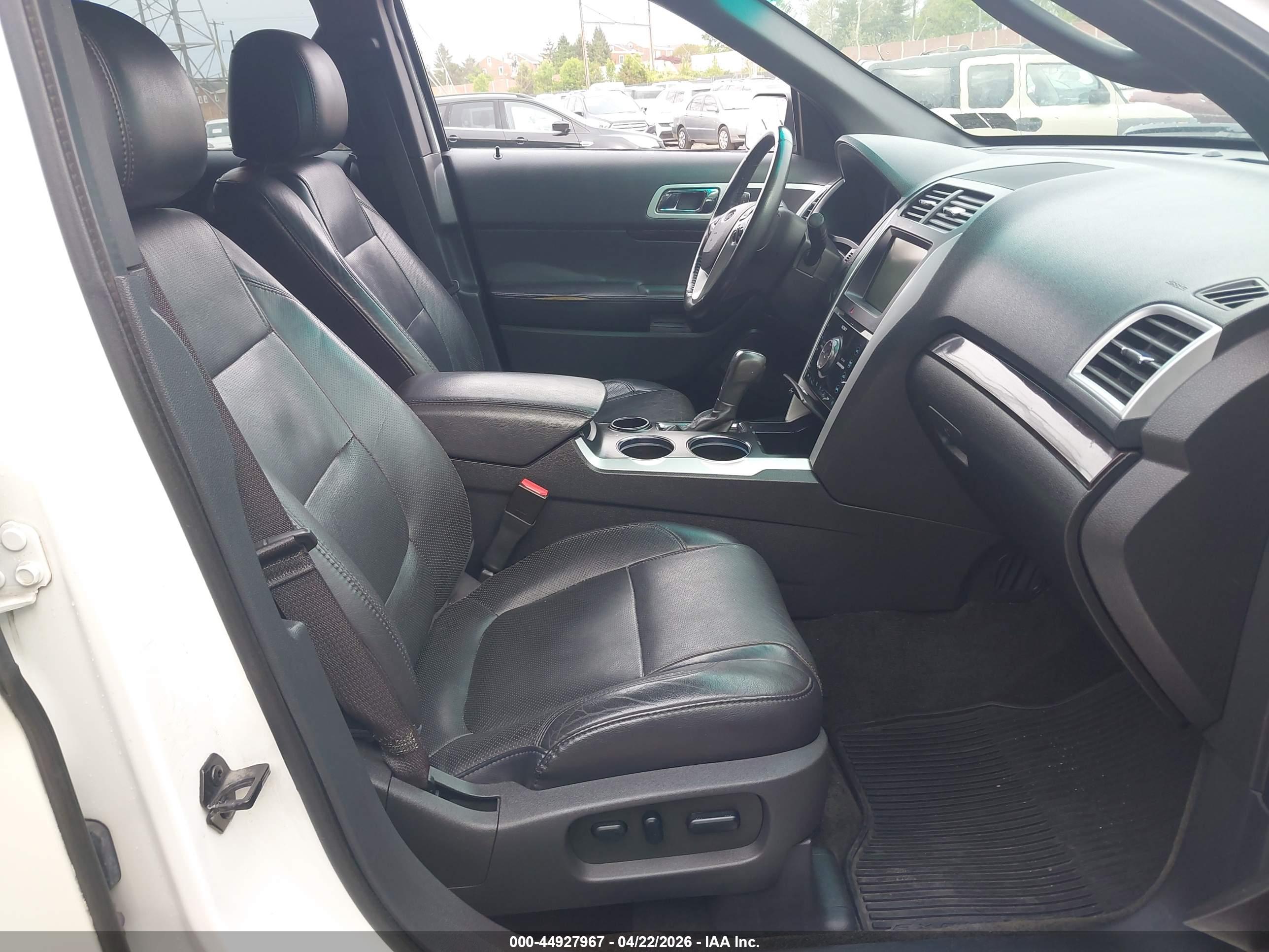 FORD EXPLORER image 5