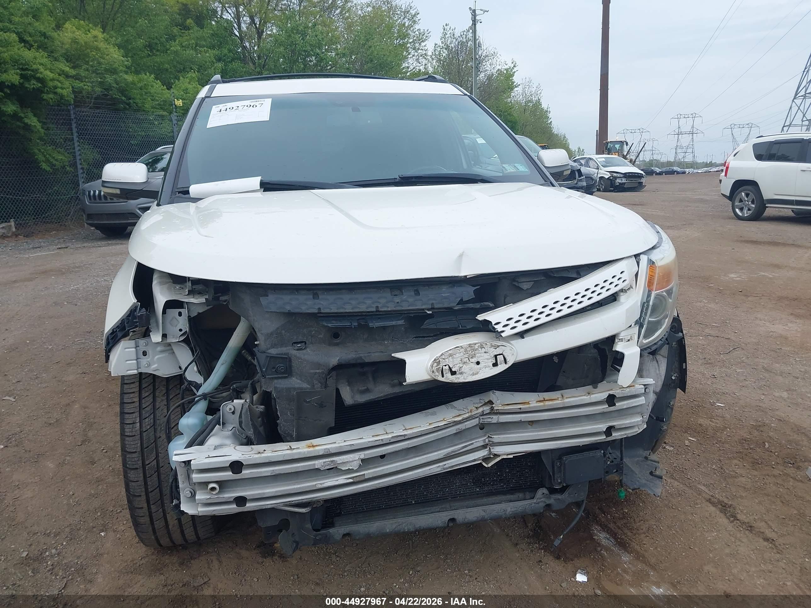 FORD EXPLORER image 6