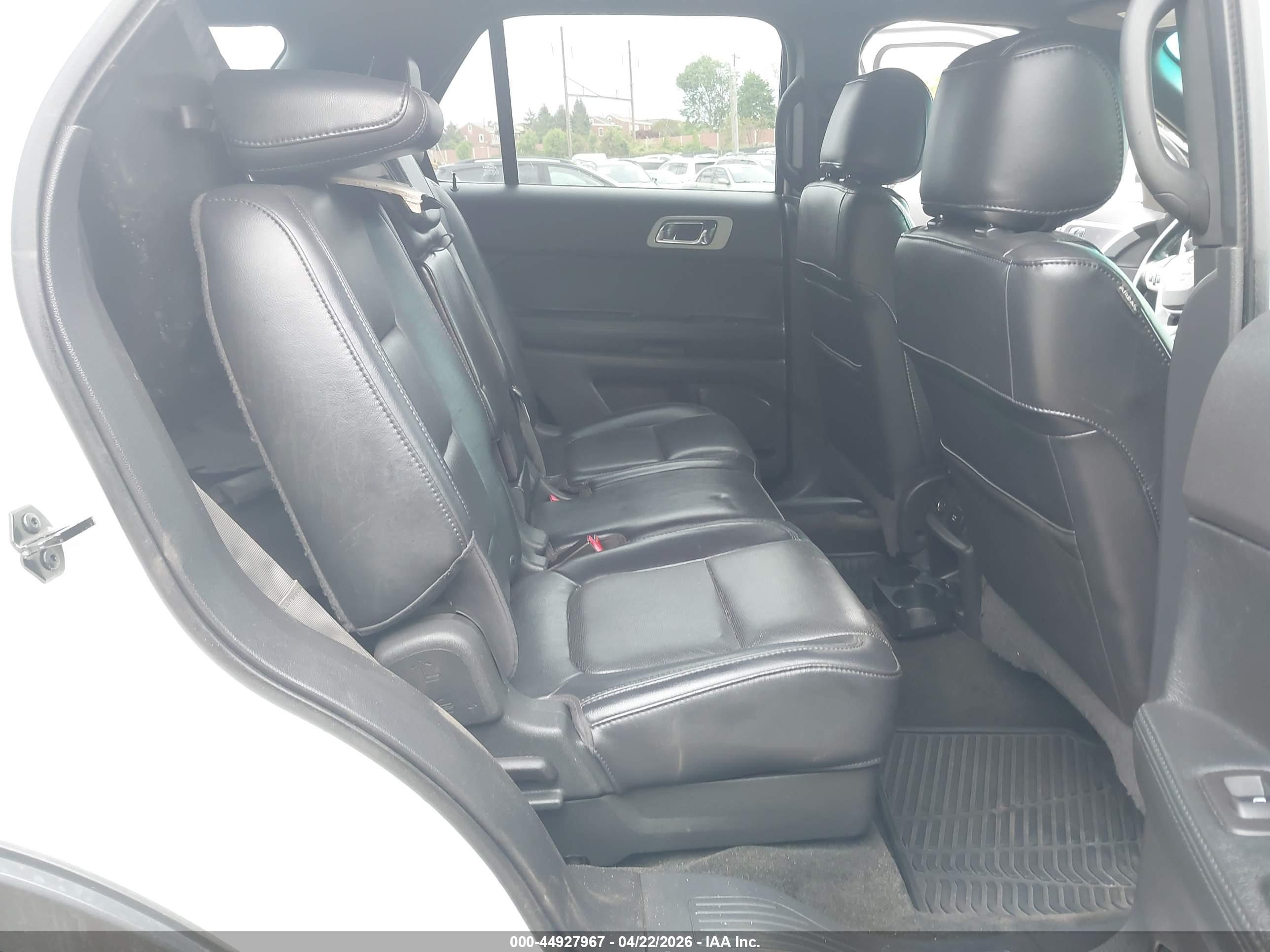 FORD EXPLORER image 8