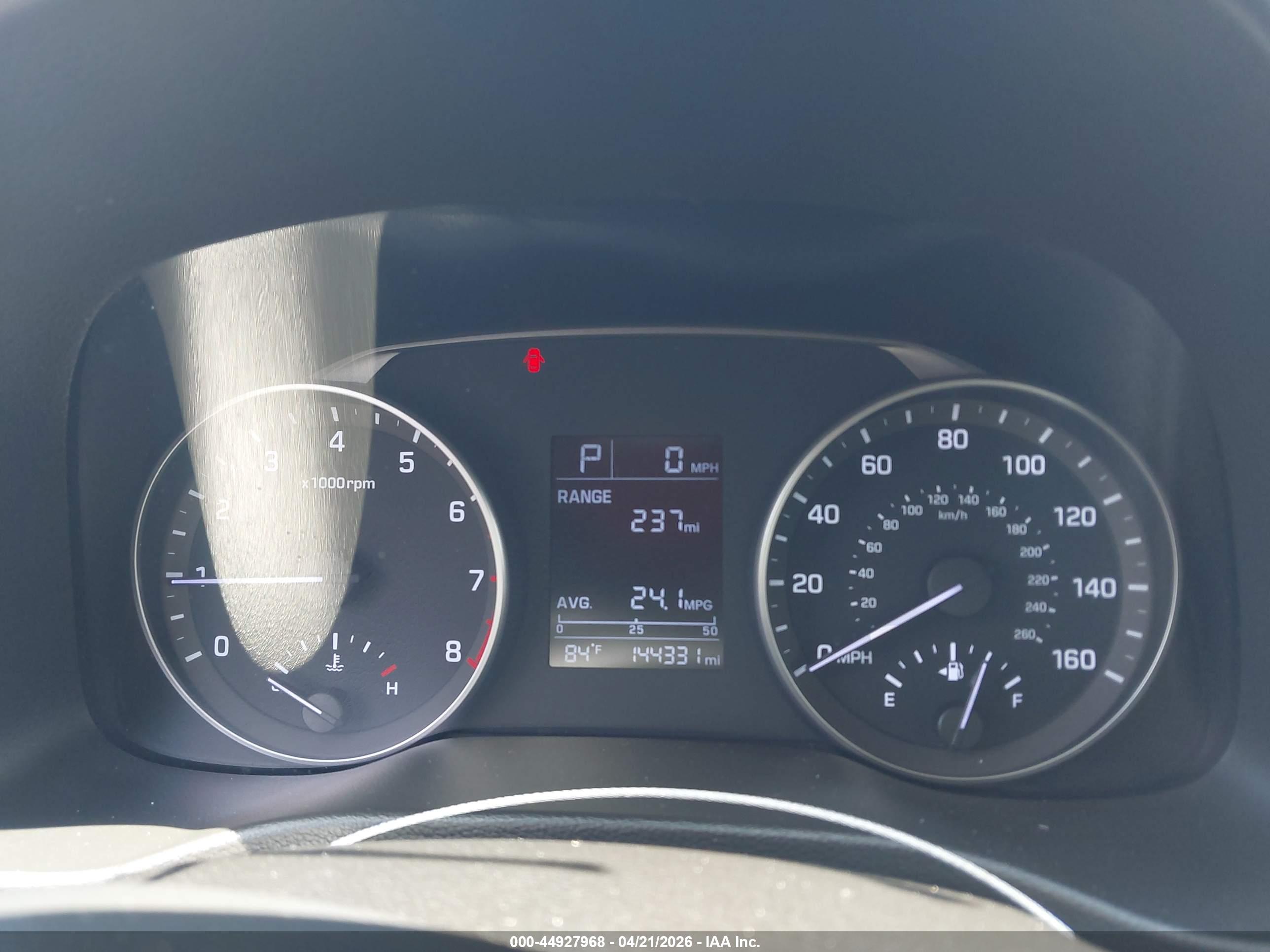 HYUNDAI ELANTRA image 7