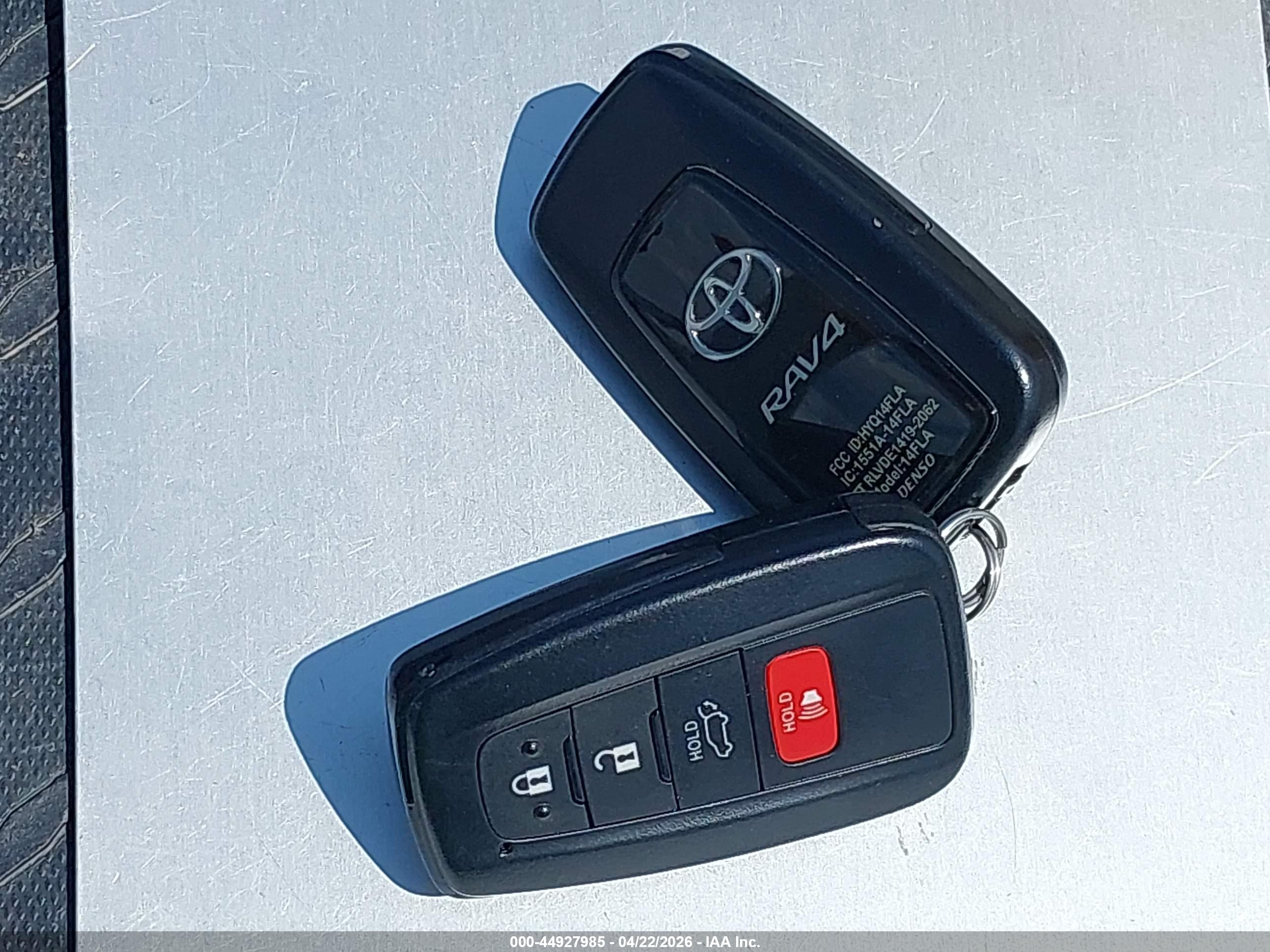 TOYOTA RAV4 image 11