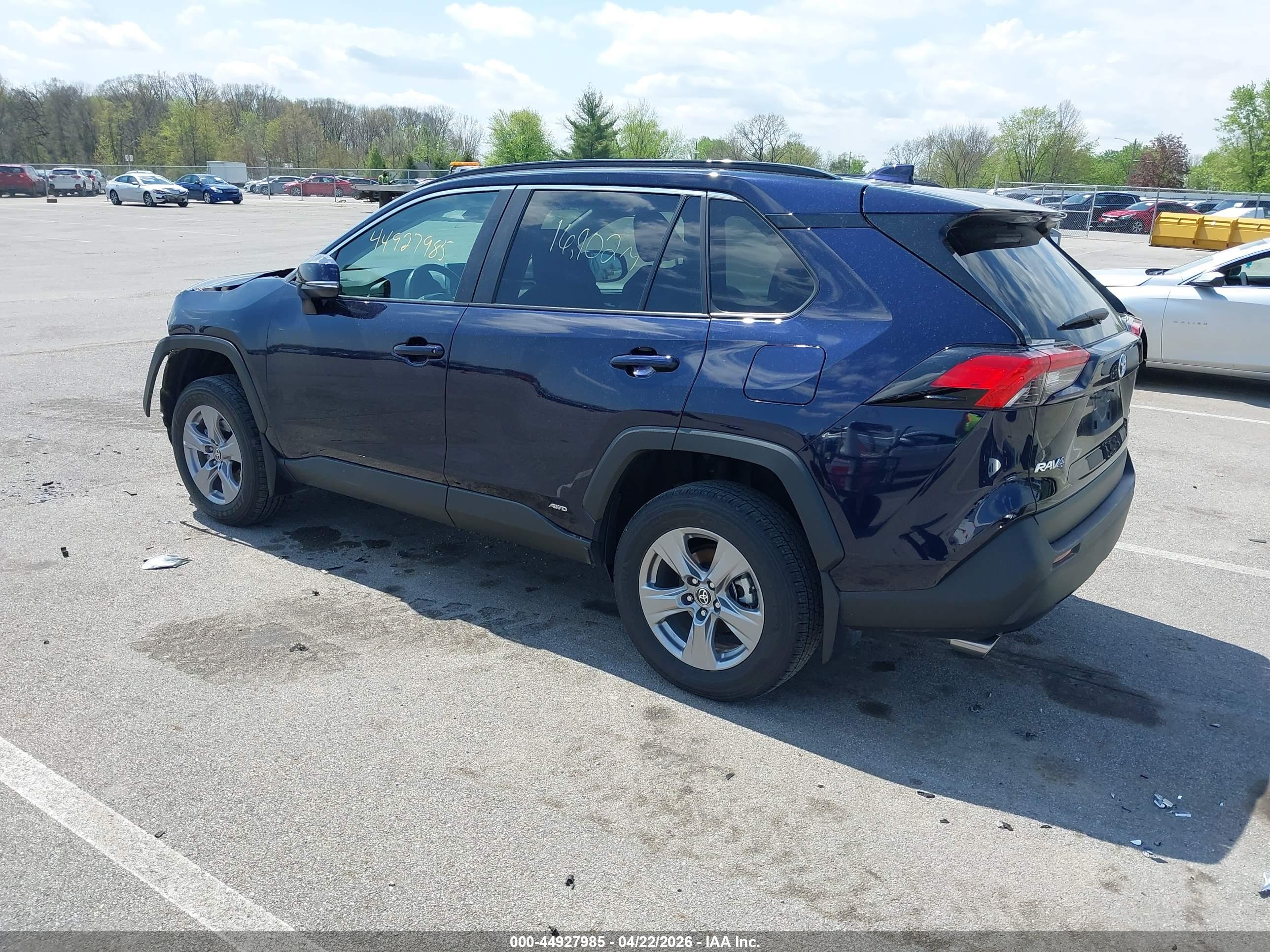 TOYOTA RAV4 image 3