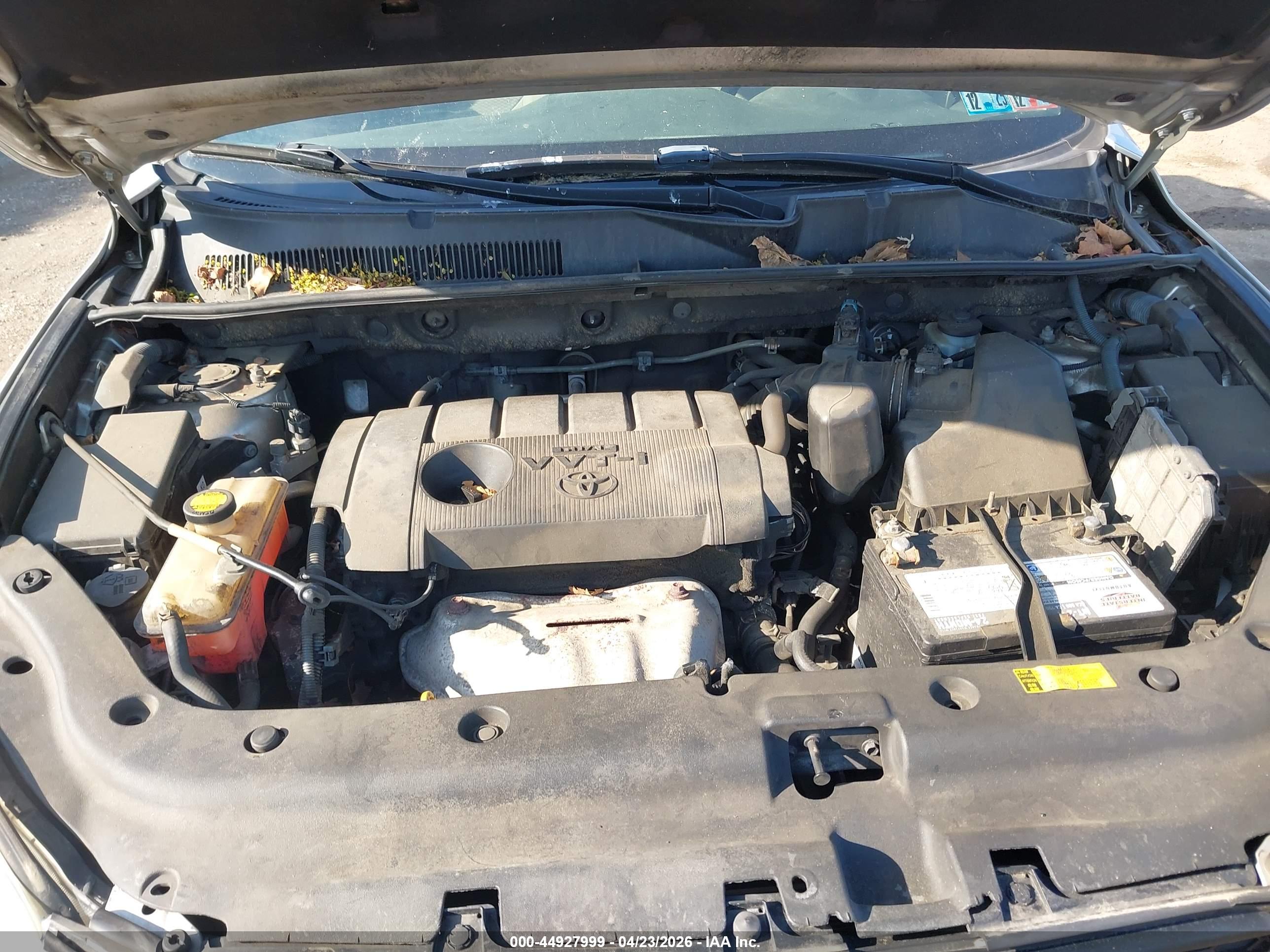 TOYOTA RAV4 image 10