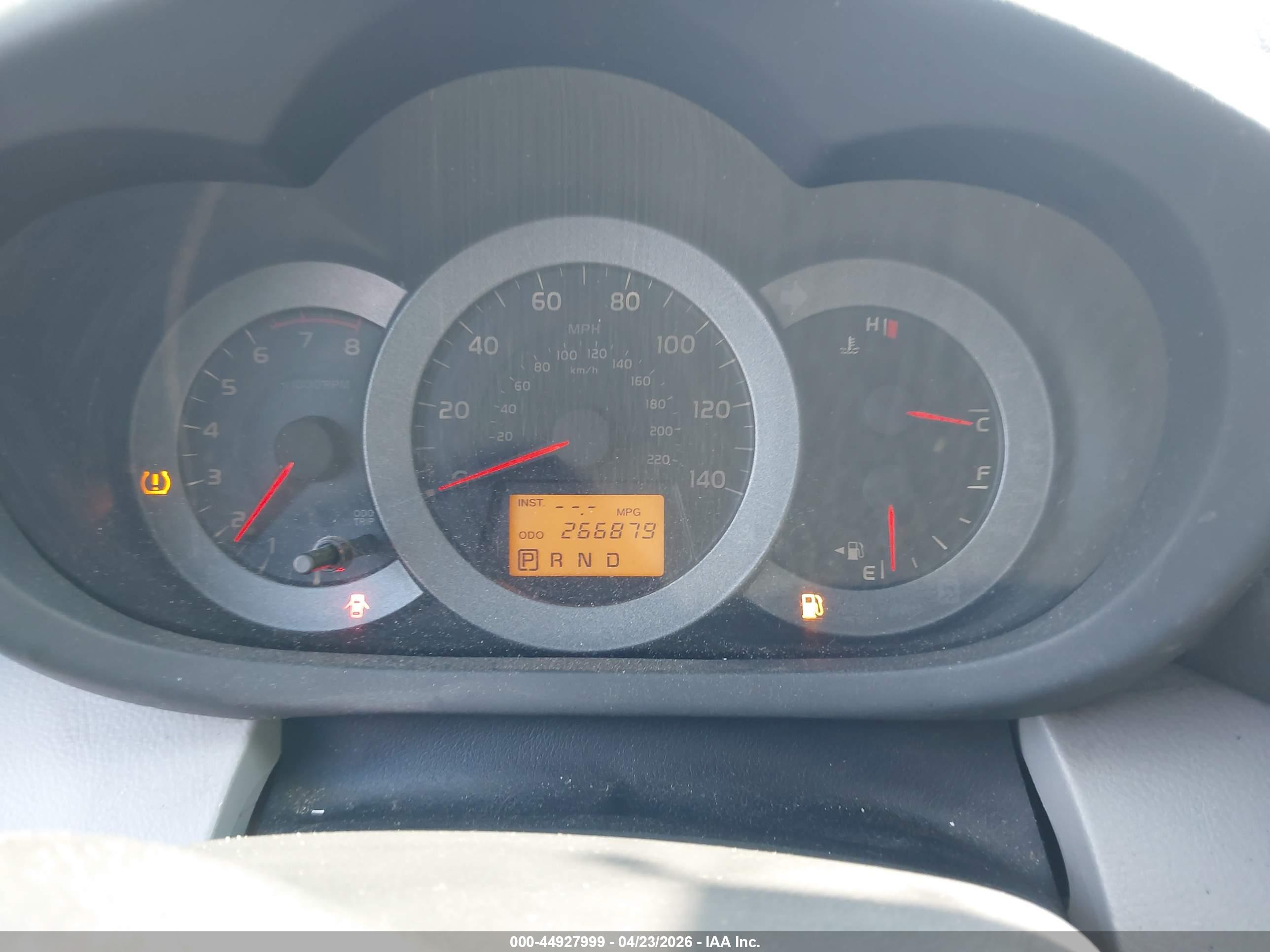 TOYOTA RAV4 image 7
