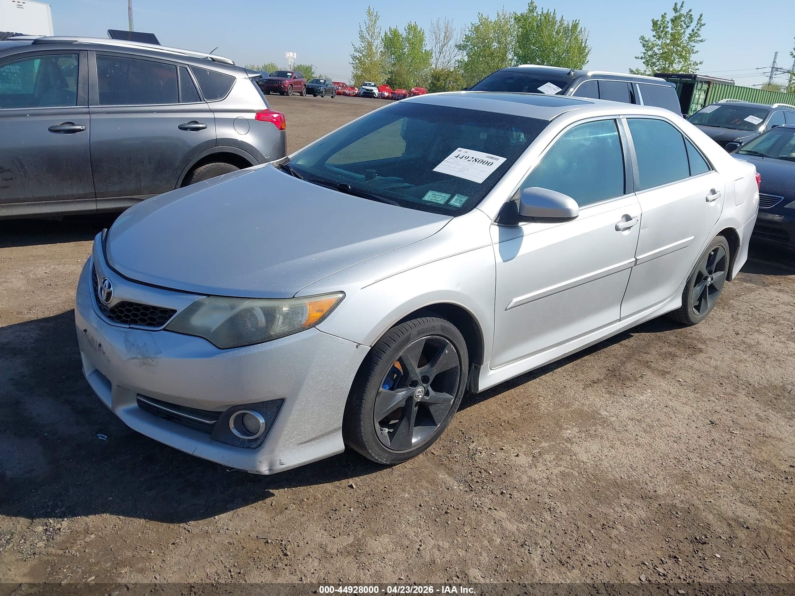 TOYOTA CAMRY image 2
