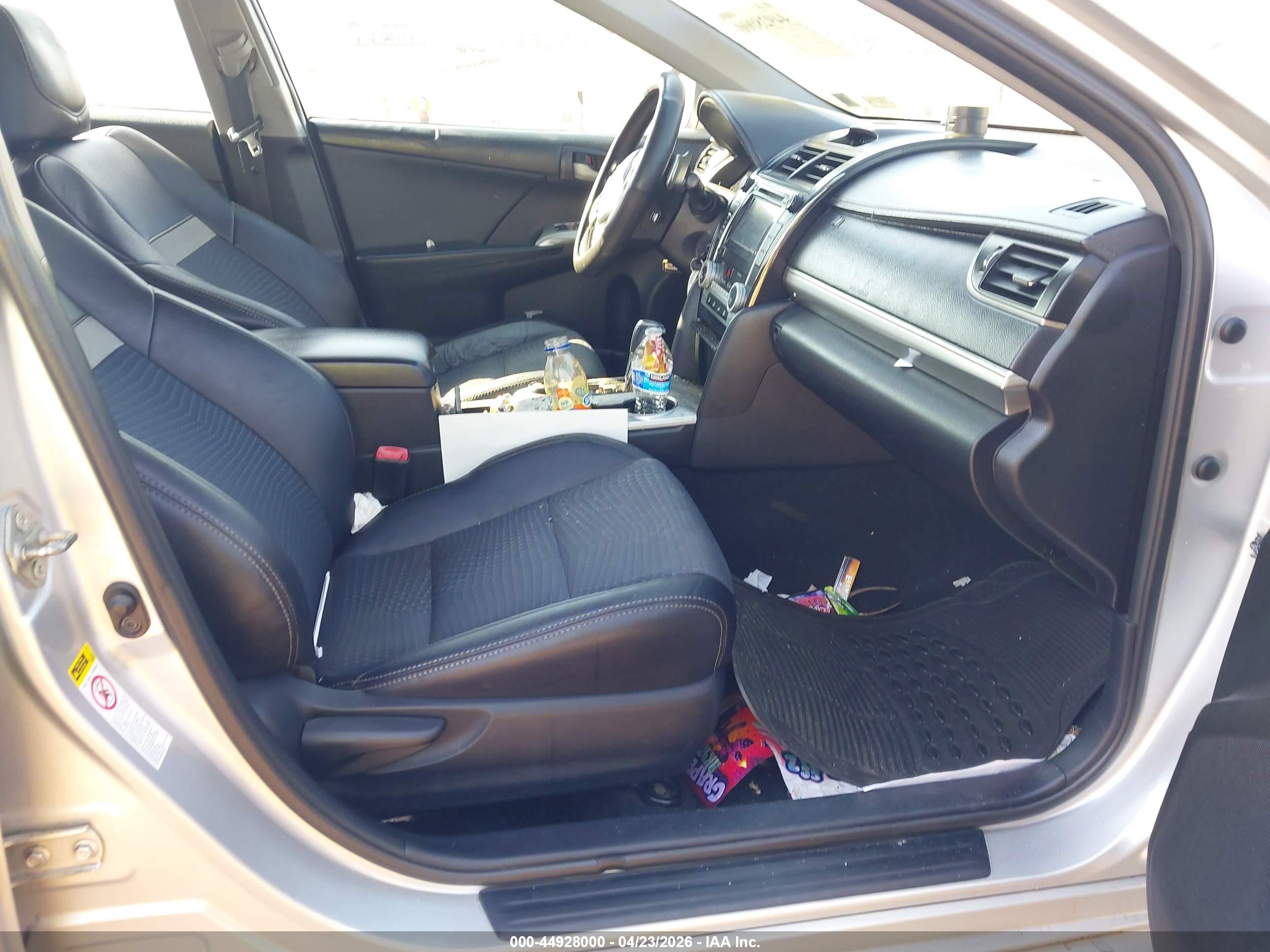 TOYOTA CAMRY image 5