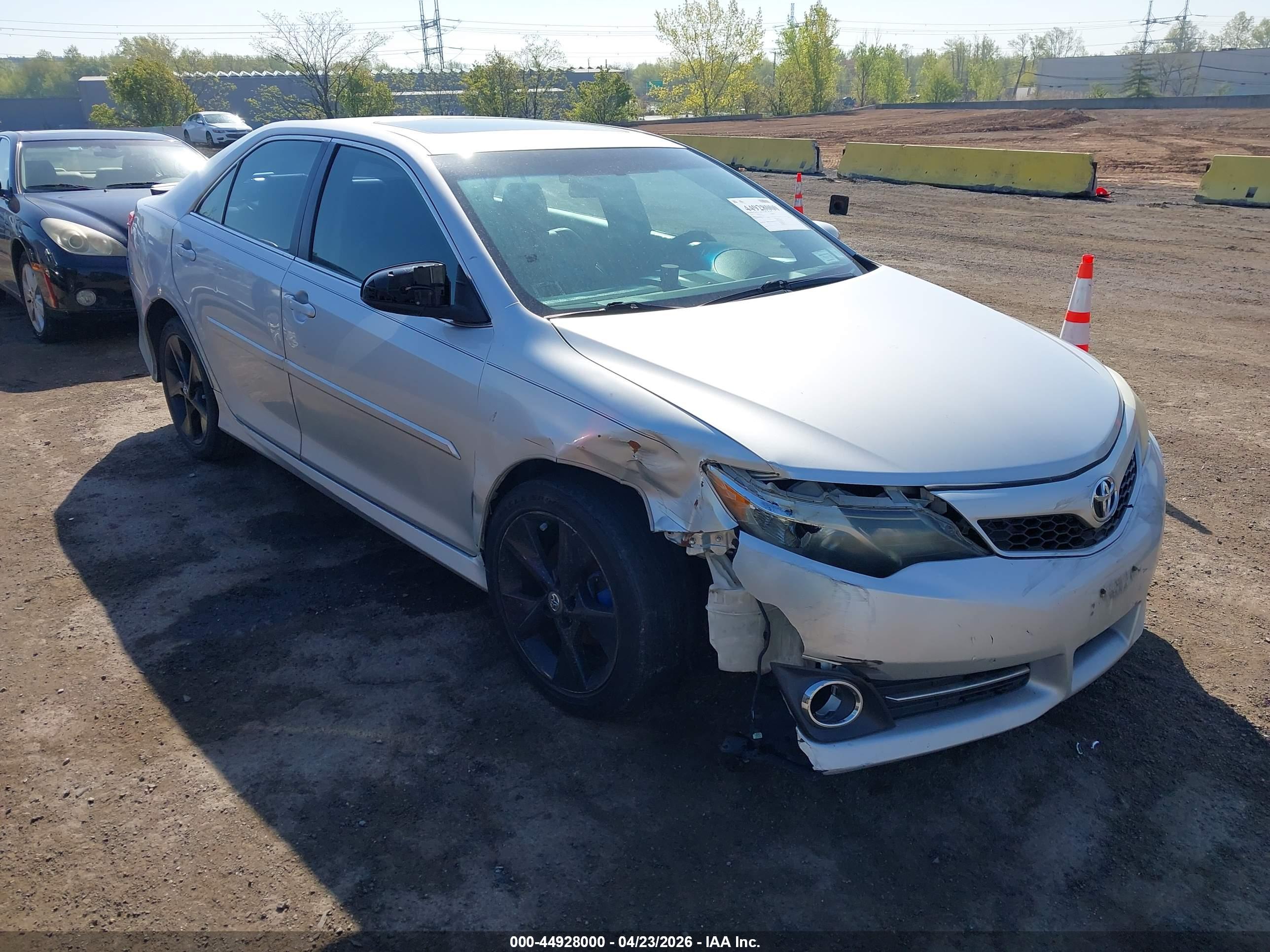 TOYOTA CAMRY image 6