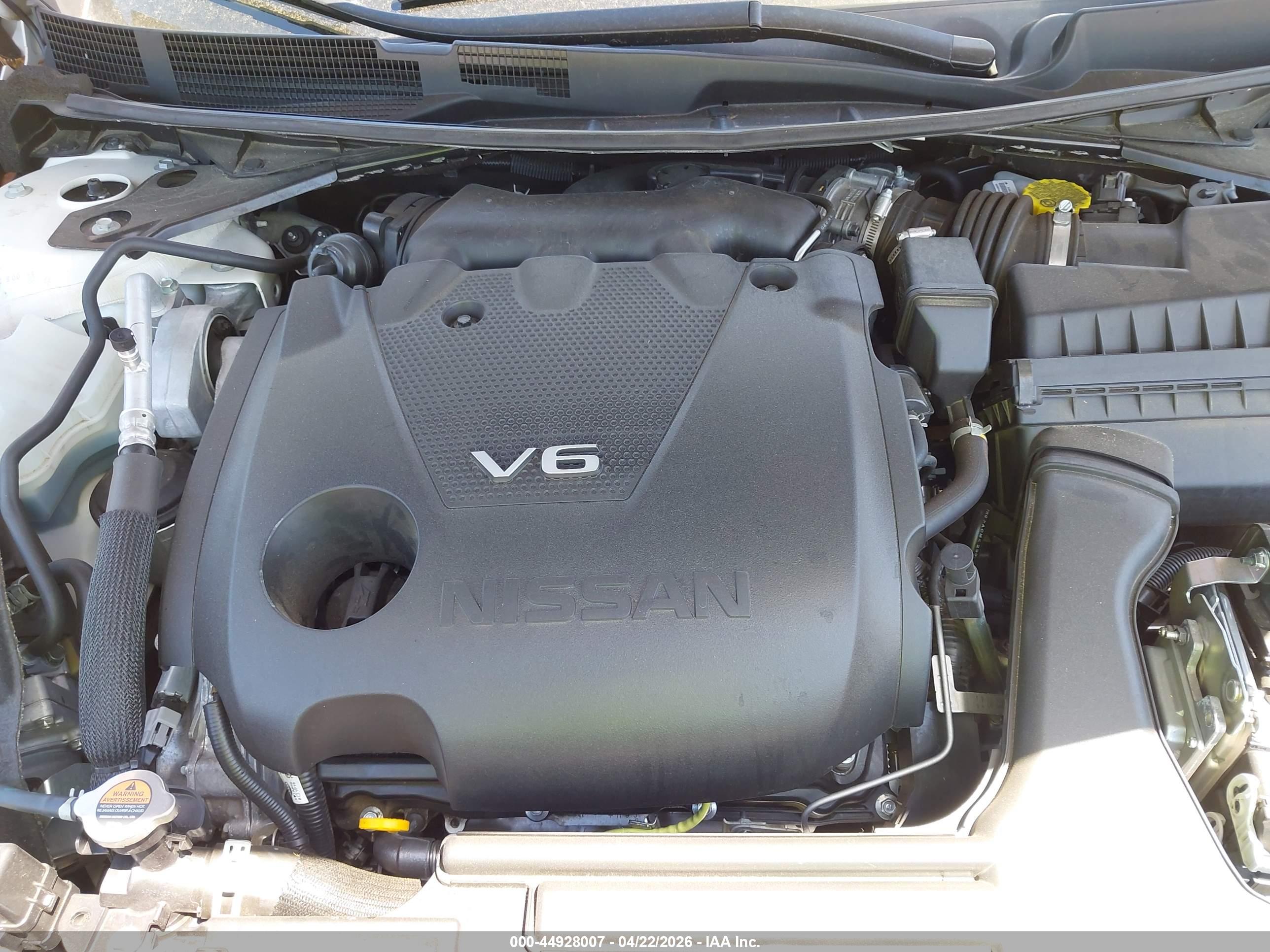 NISSAN MAXIMA image 10