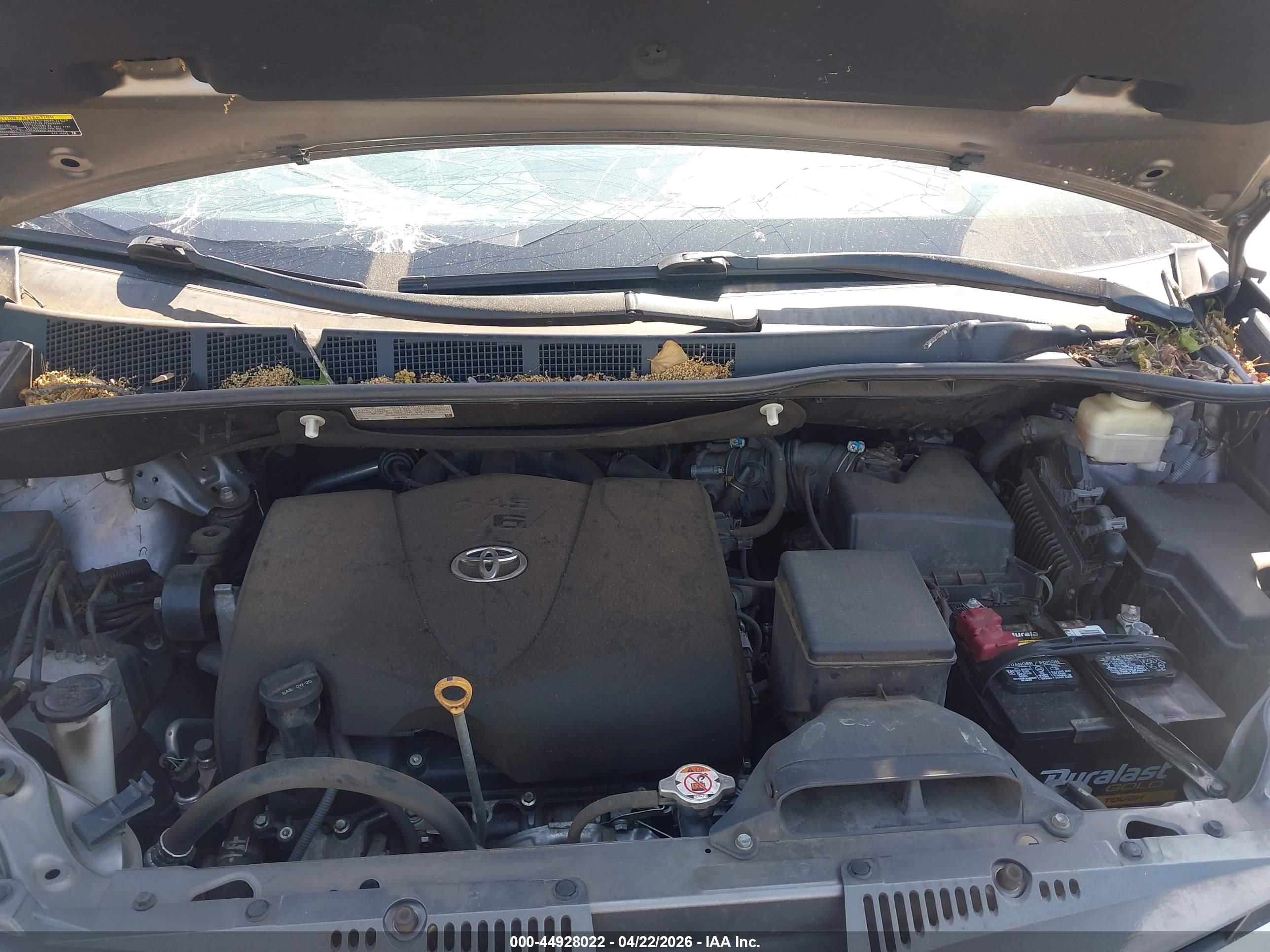 TOYOTA SIENNA image 10