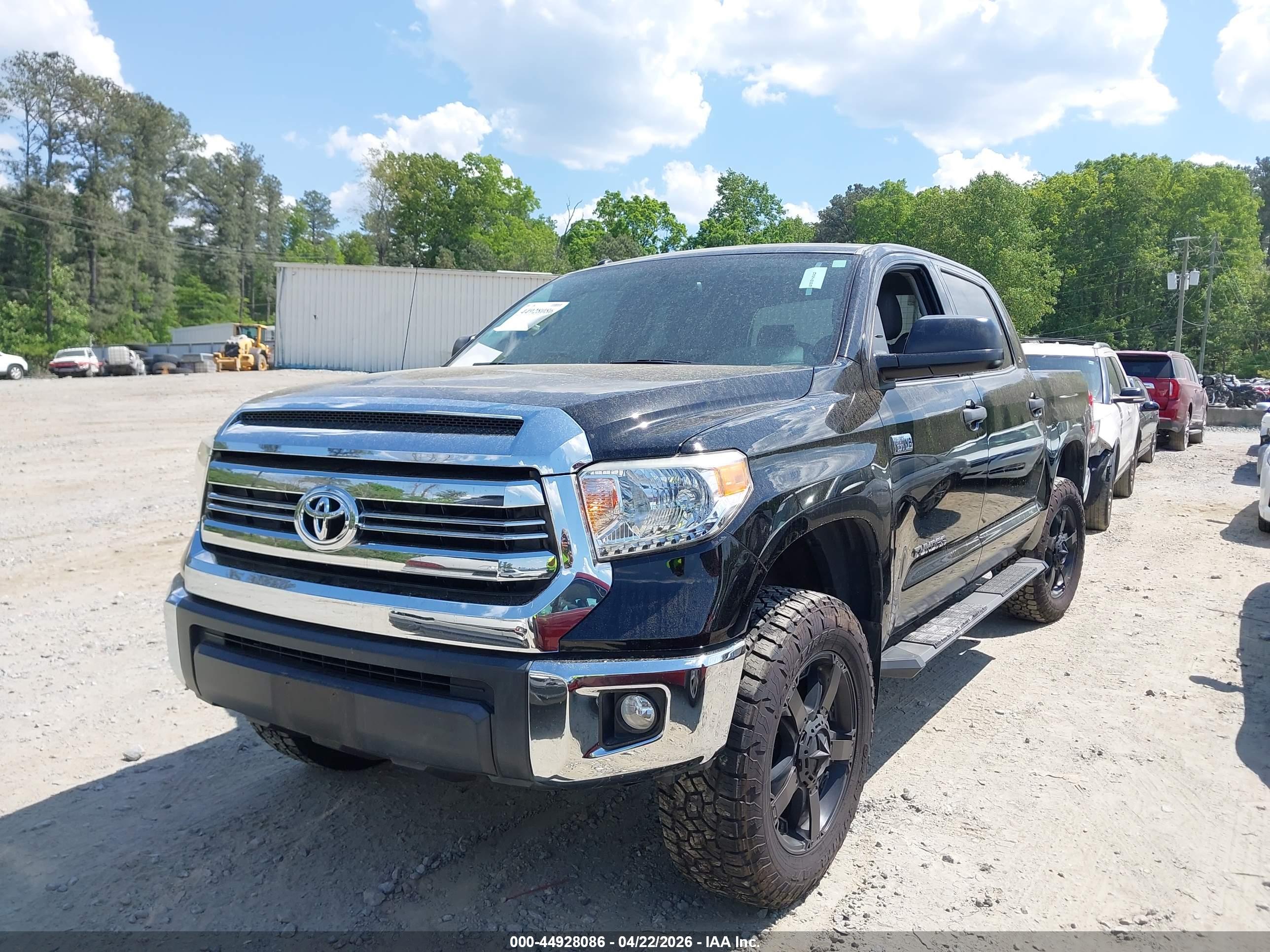 TOYOTA TUNDRA image 2