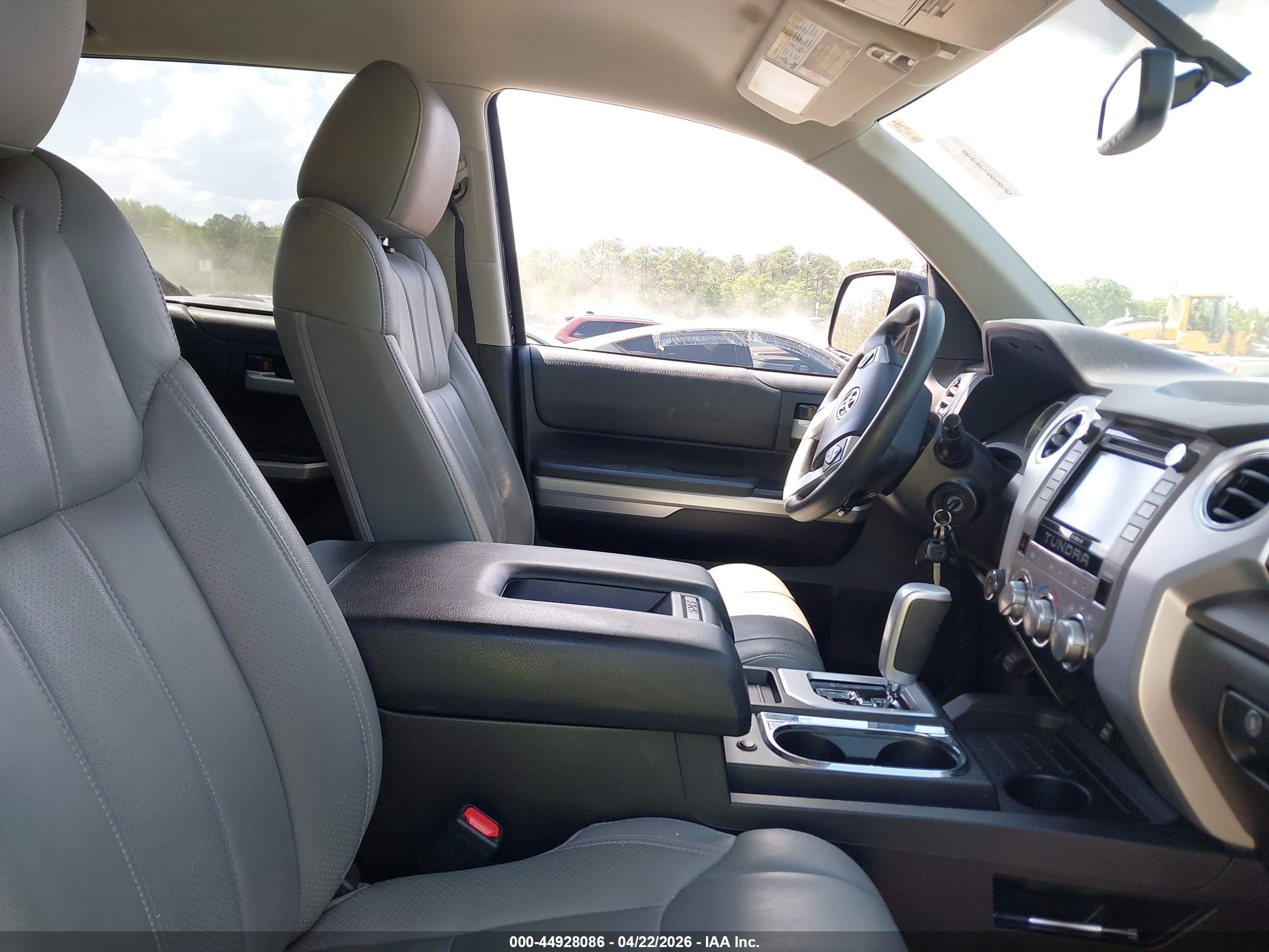 TOYOTA TUNDRA image 5