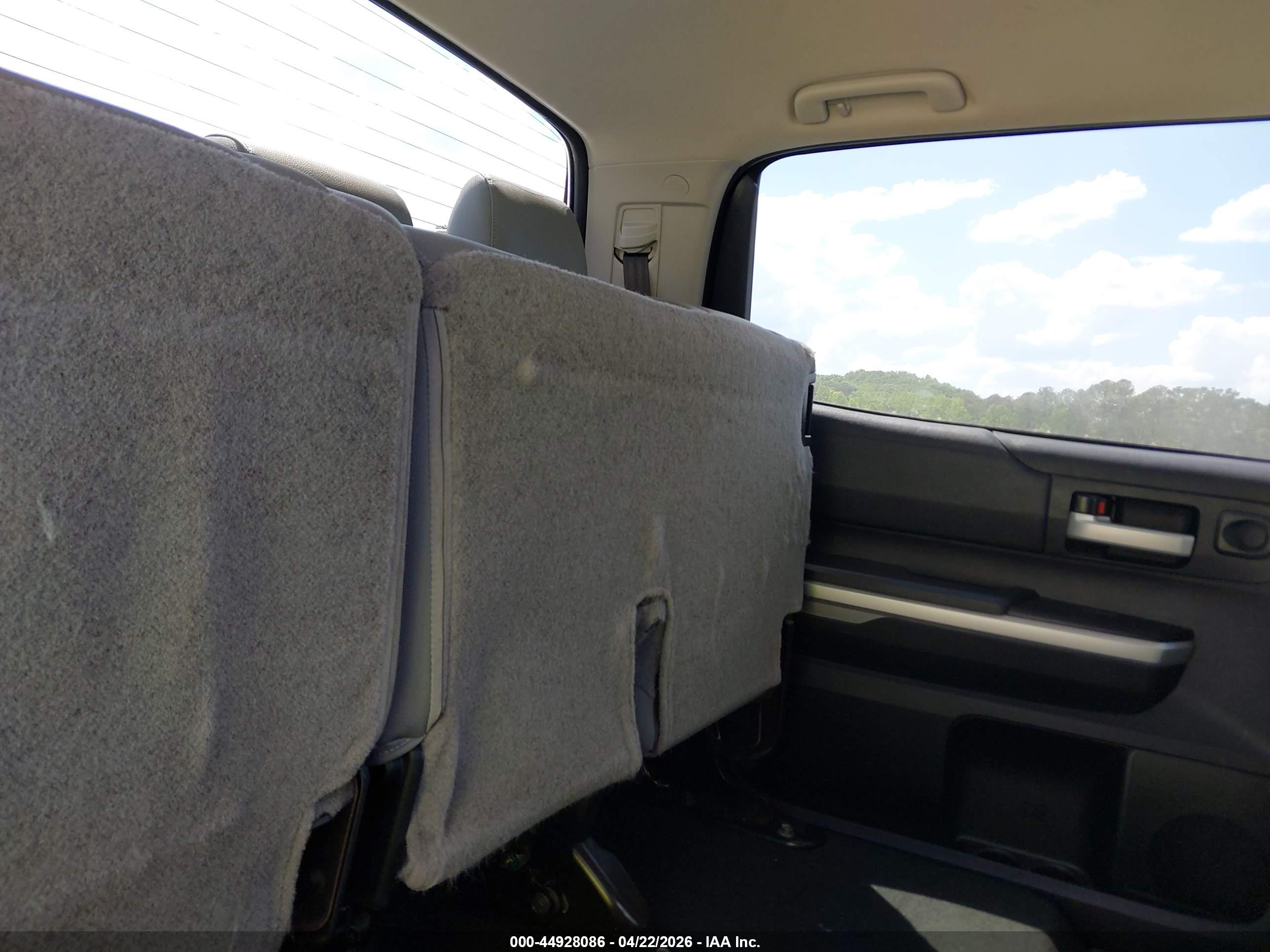 TOYOTA TUNDRA image 8