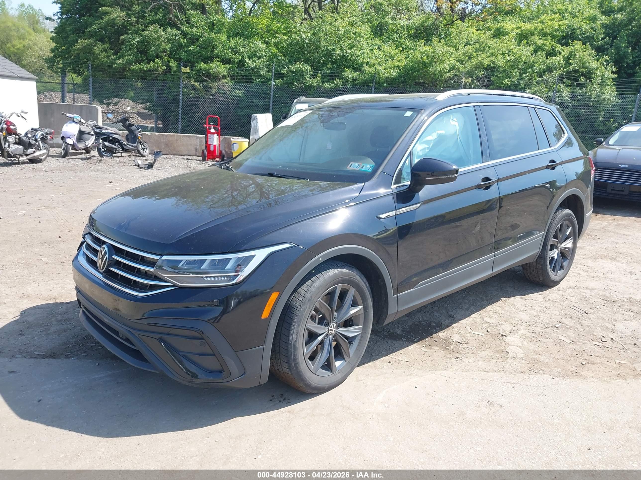 VOLKSWAGEN TIGUAN image 2