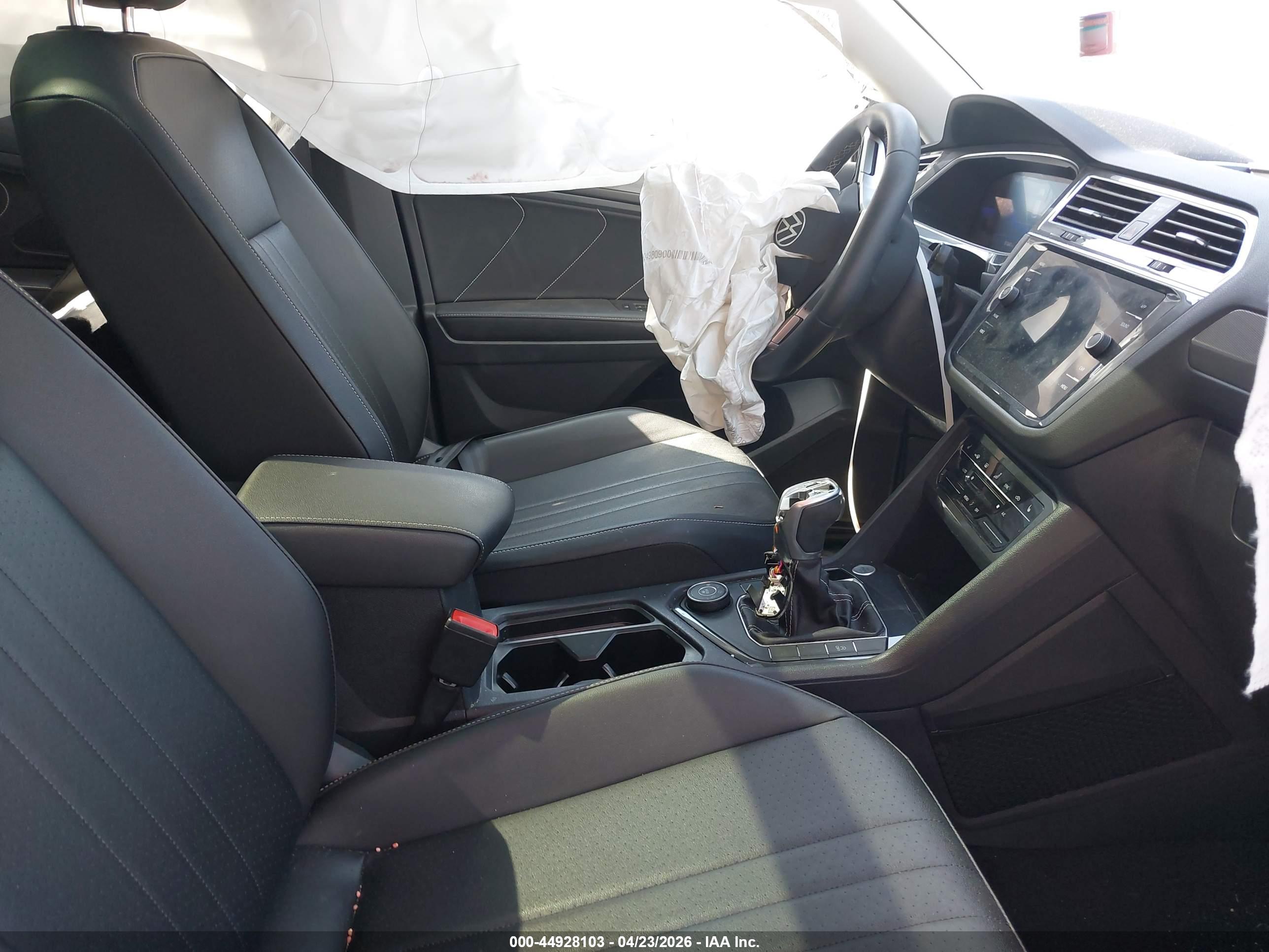VOLKSWAGEN TIGUAN image 5
