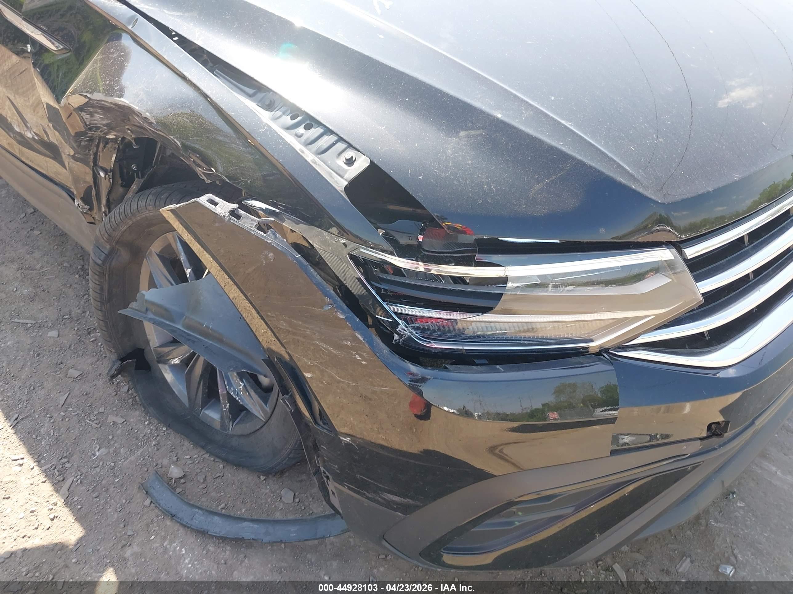 VOLKSWAGEN TIGUAN image 6