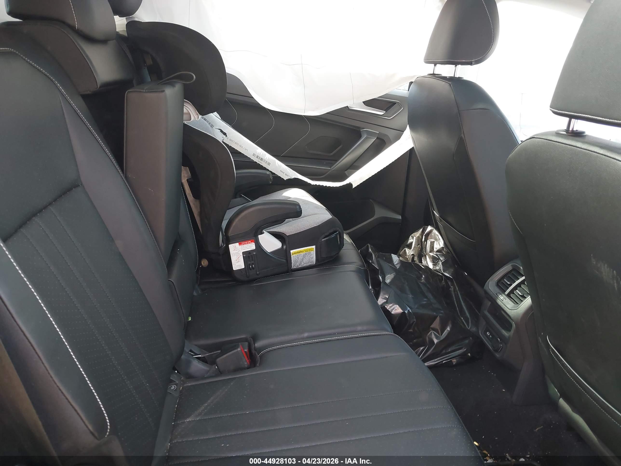 VOLKSWAGEN TIGUAN image 8