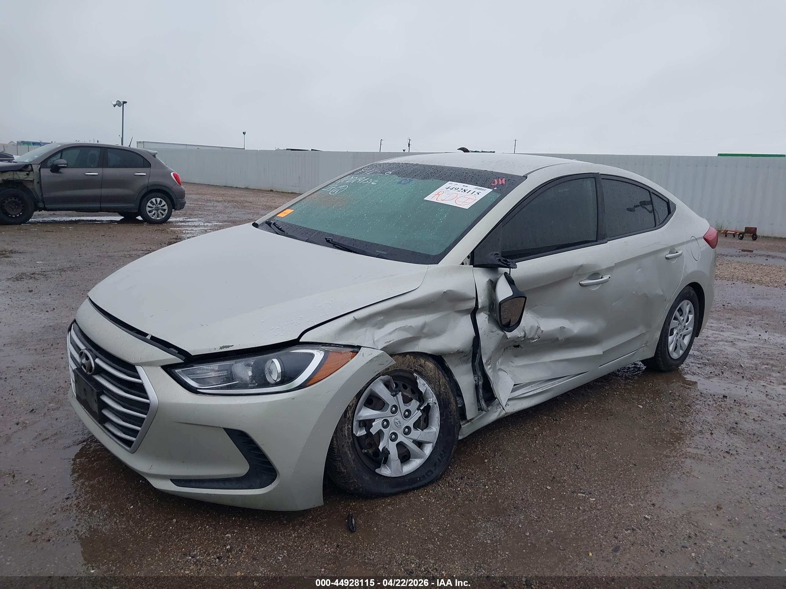 HYUNDAI ELANTRA image 2