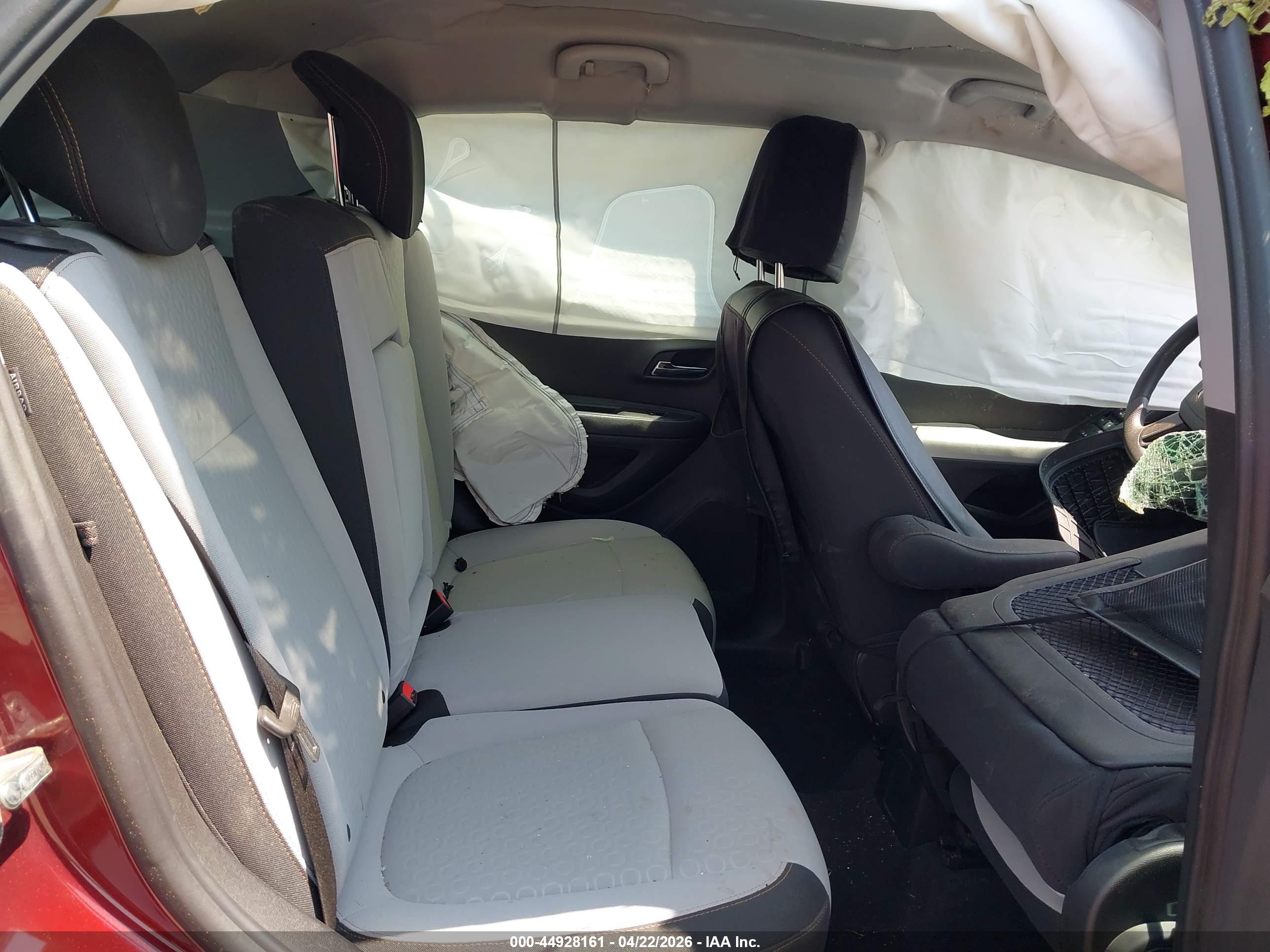 CHEVROLET TRAX image 8