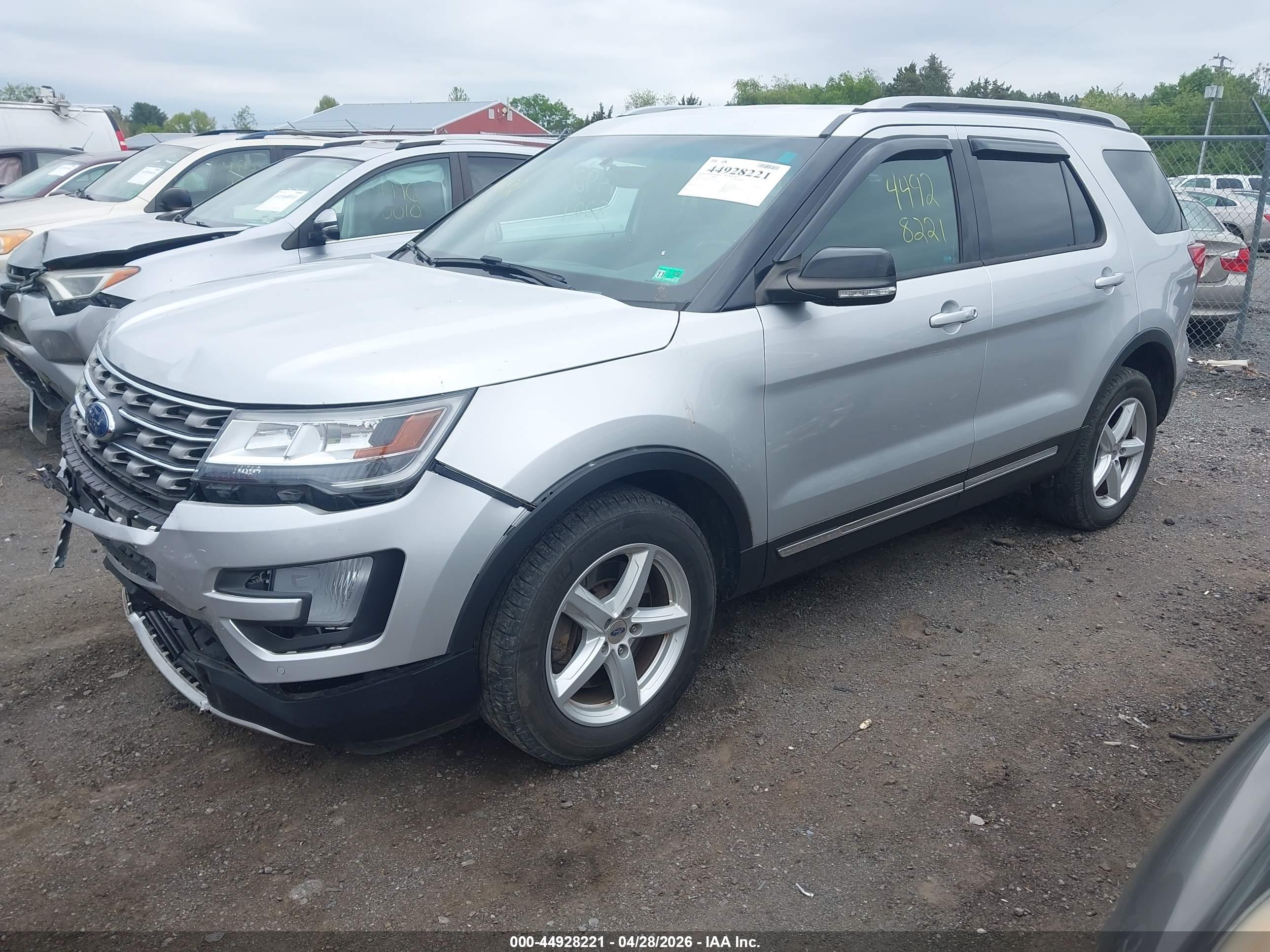 FORD EXPLORER image 2