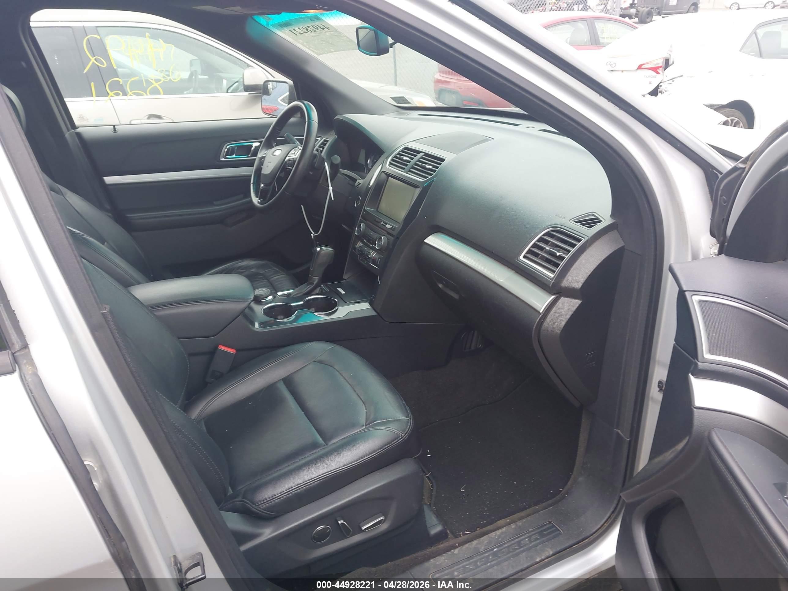 FORD EXPLORER image 5