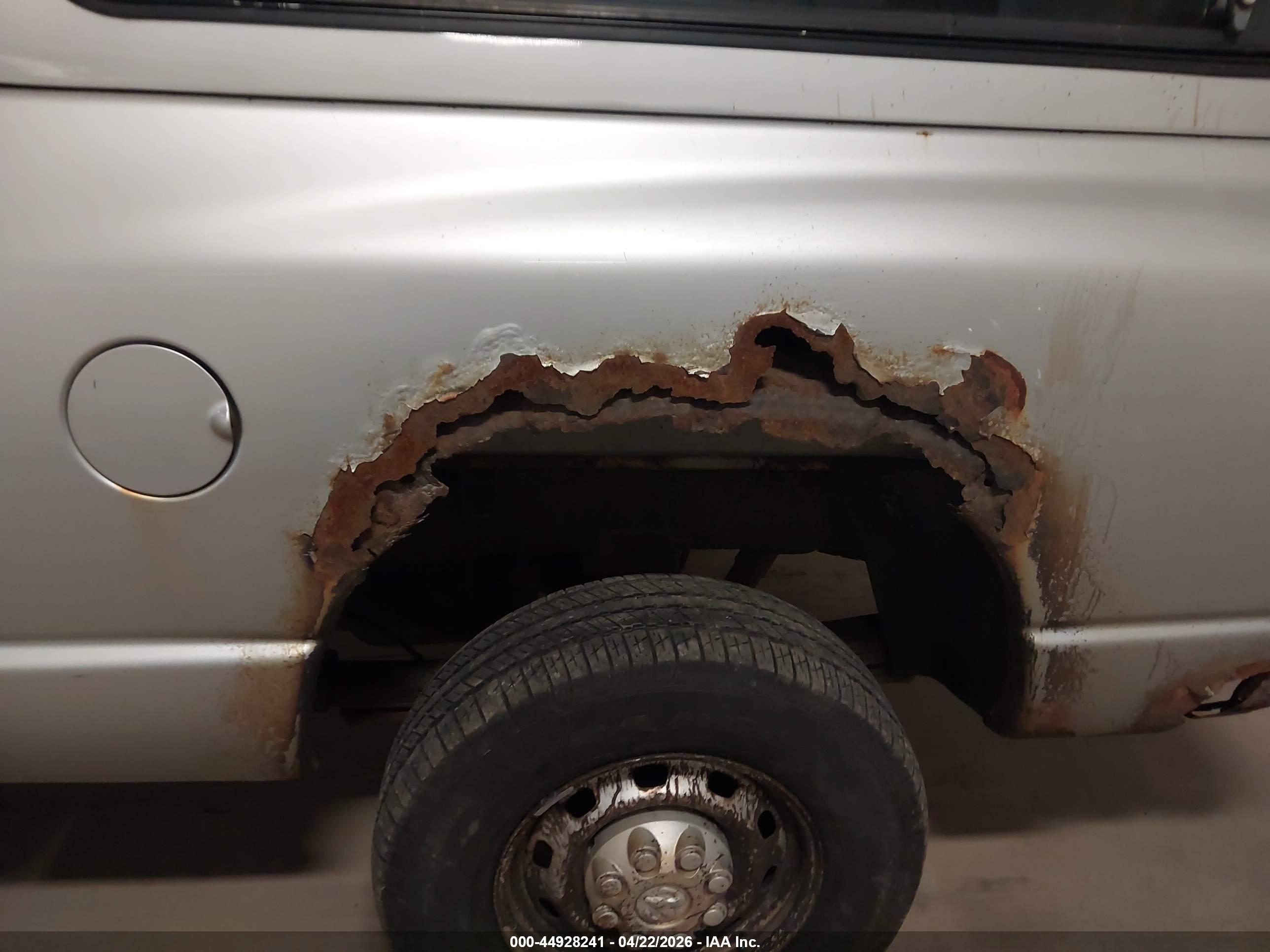 DODGE RAM image 6