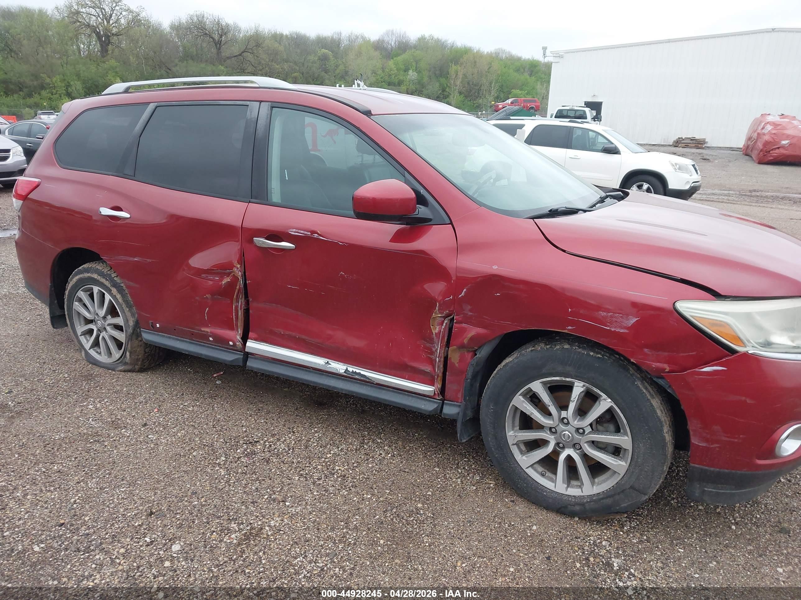 NISSAN PATHFINDER image 6