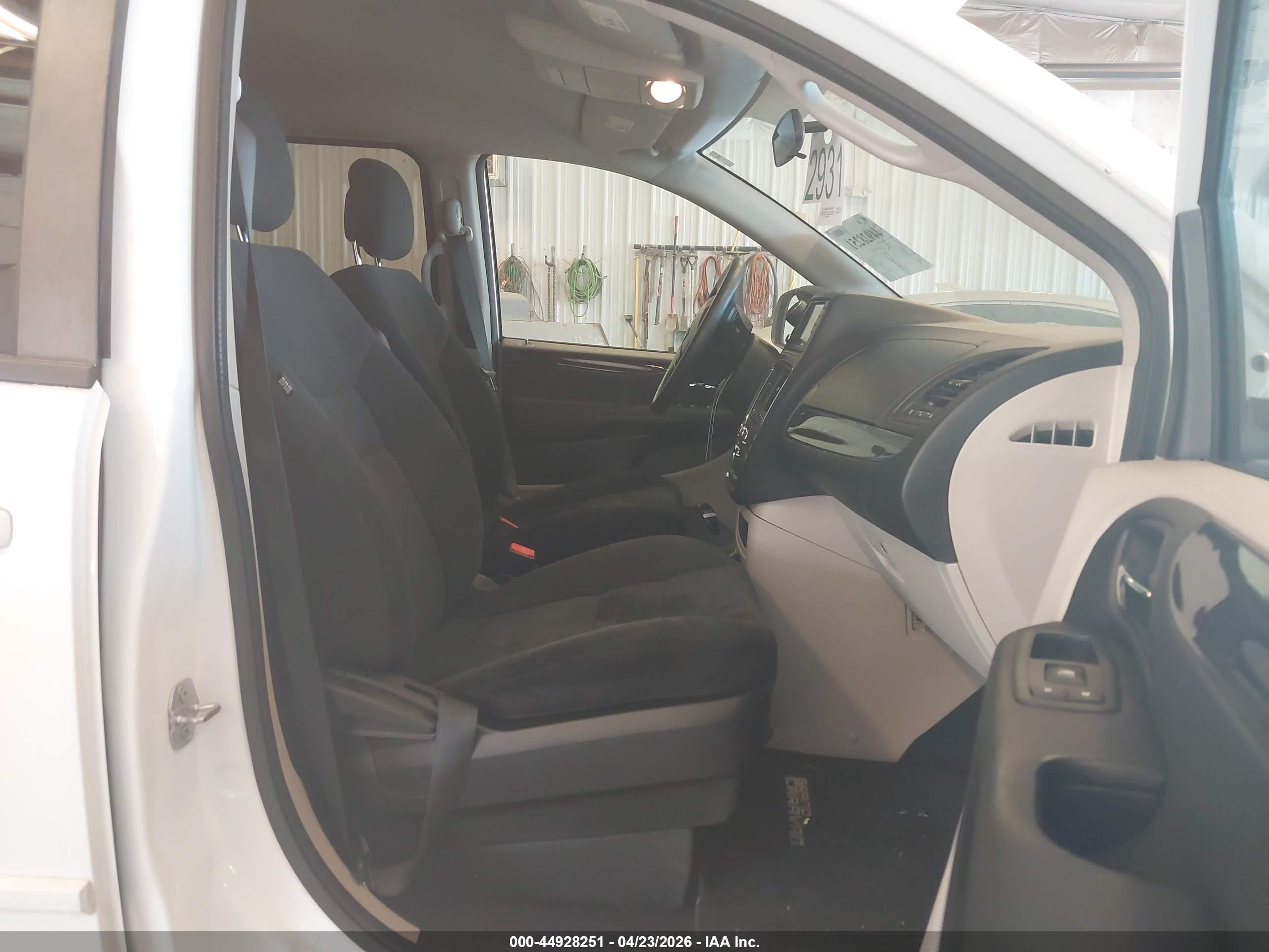 DODGE GRAND image 5