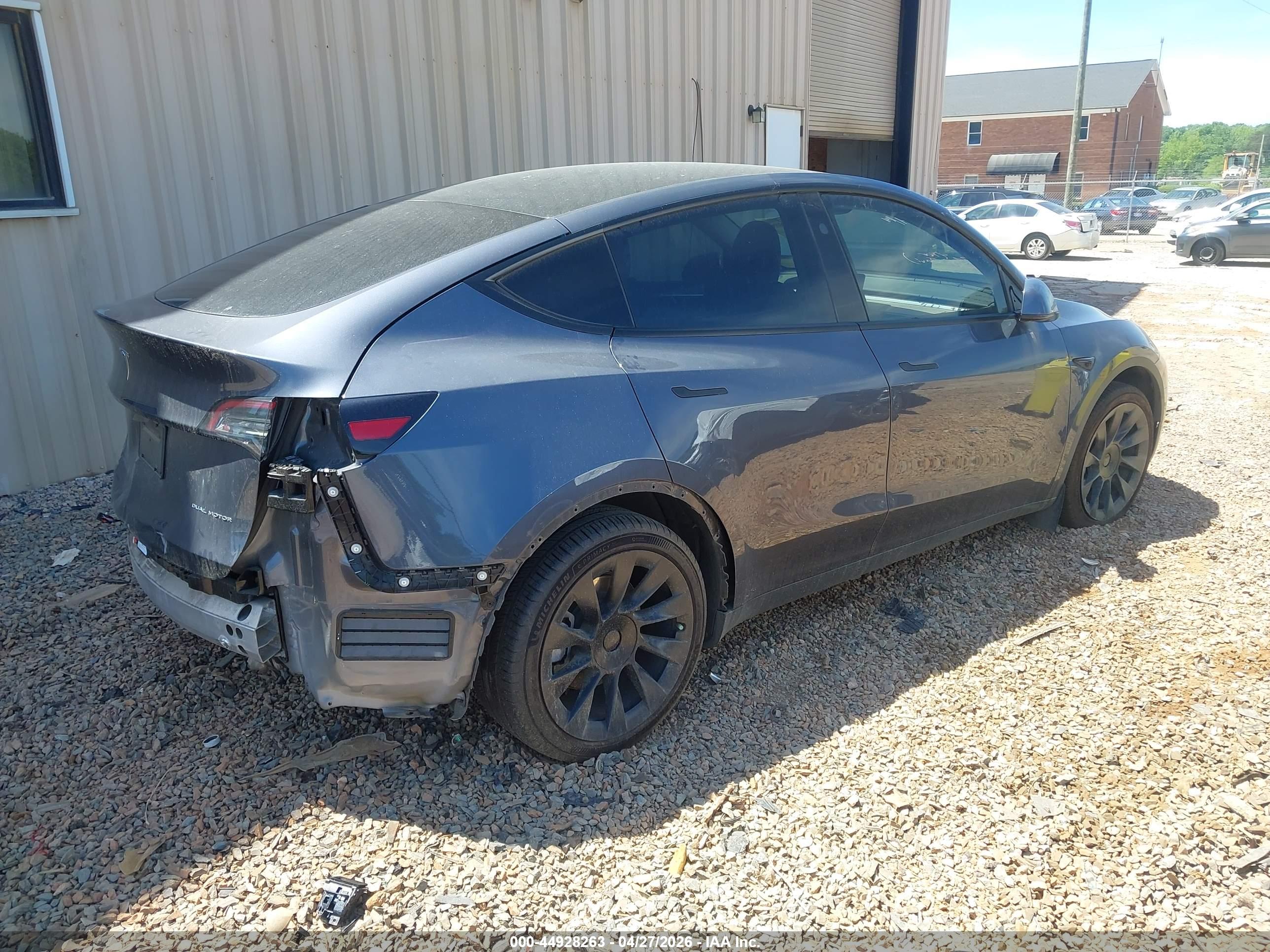 TESLA MODEL image 4