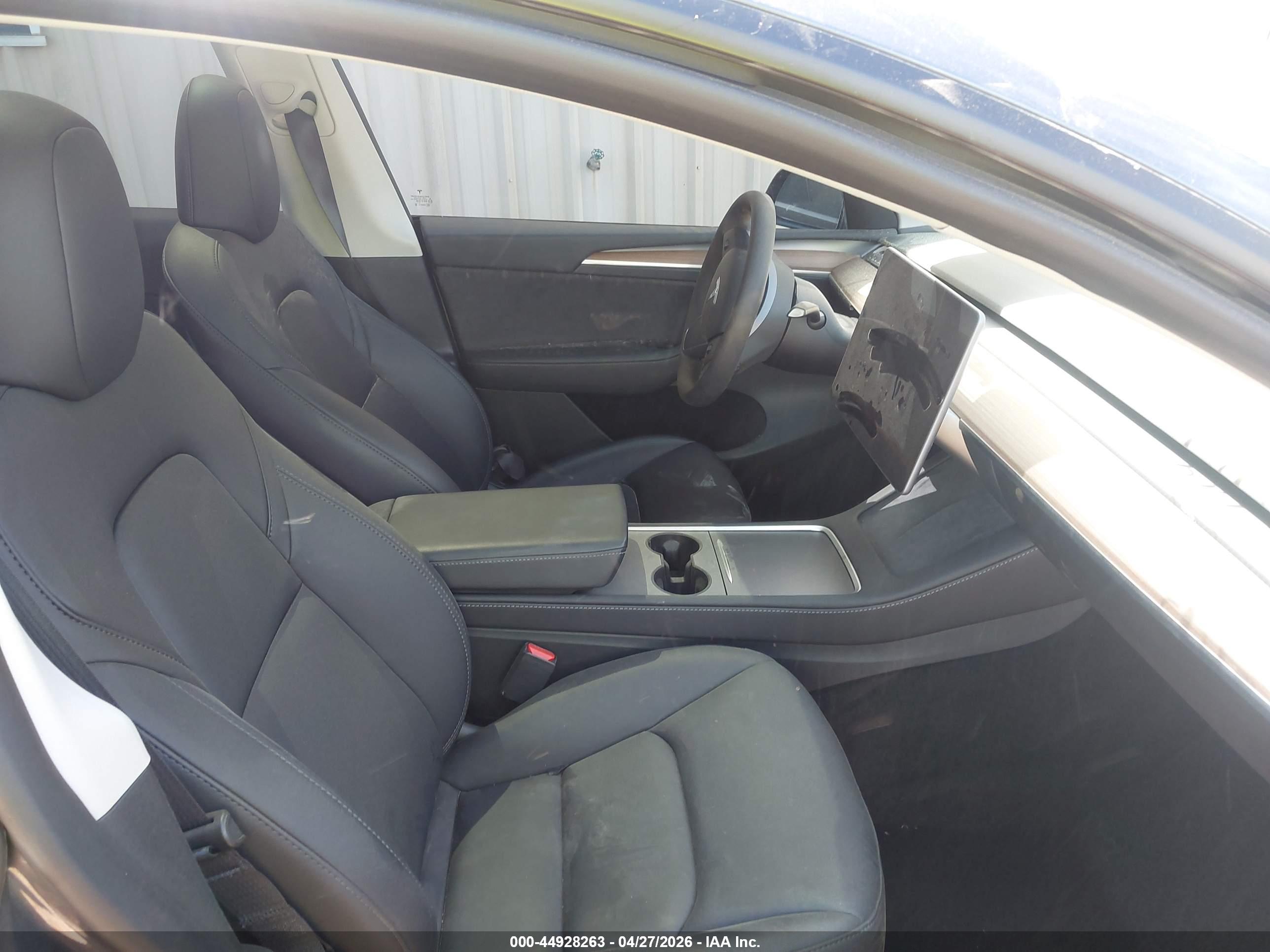 TESLA MODEL image 5